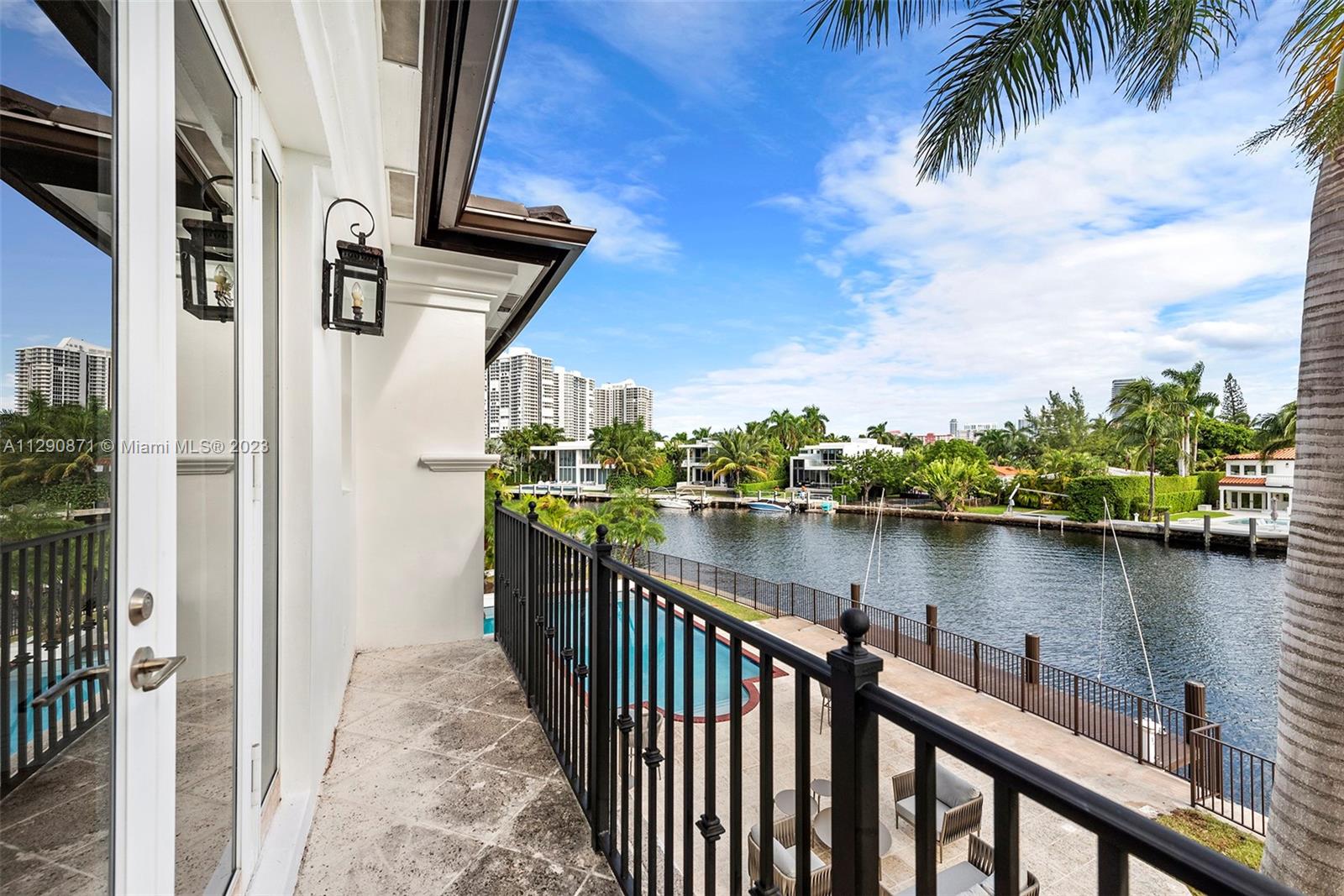 GOLDEN BEACH SEC E - Residential