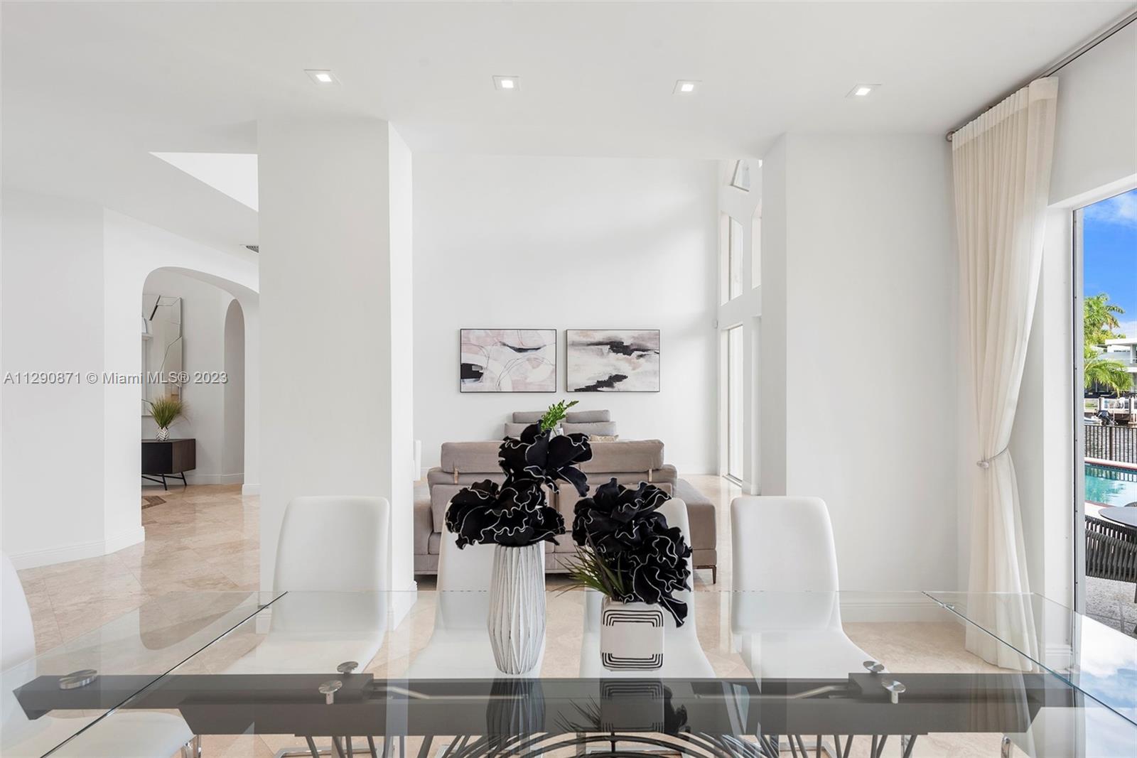 GOLDEN BEACH SEC E - Residential