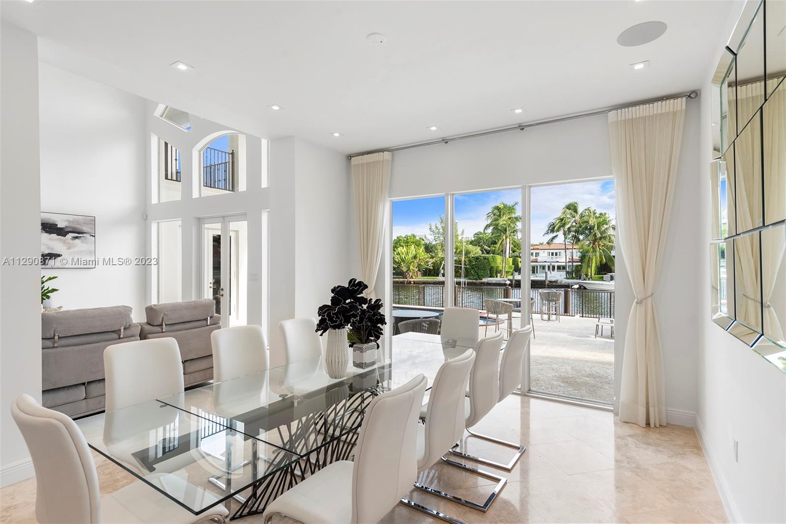 GOLDEN BEACH SEC E - Residential