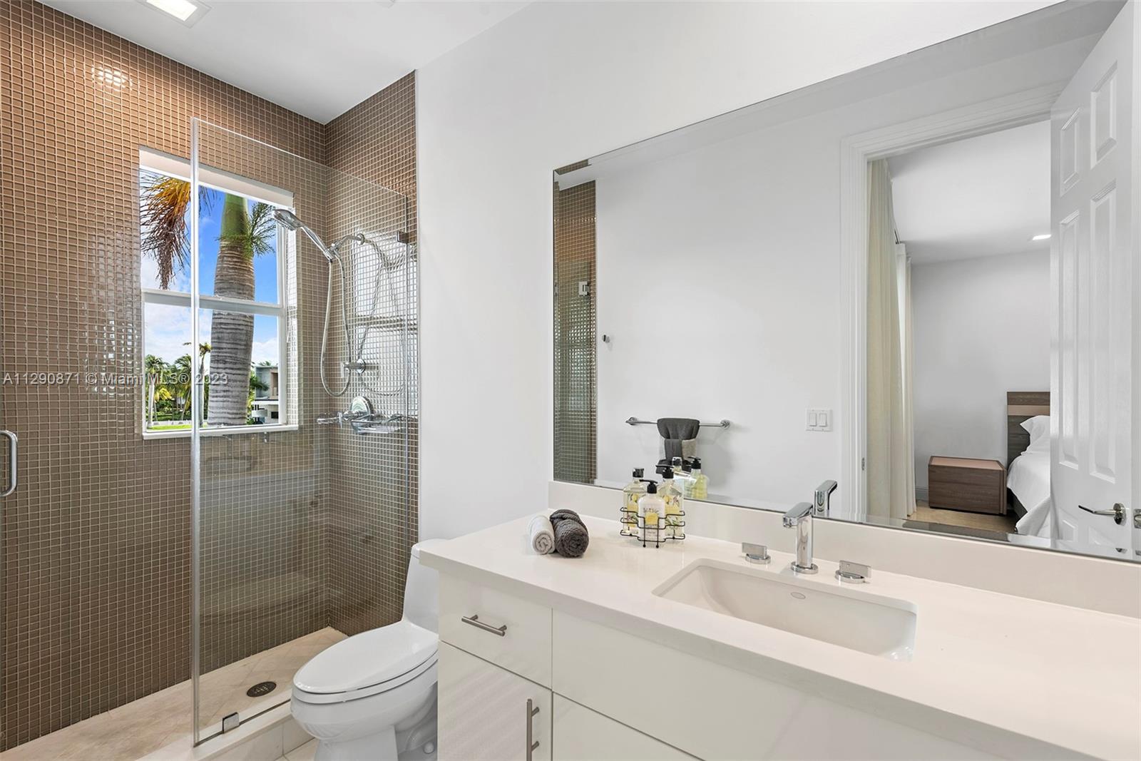 GOLDEN BEACH SEC E - Residential