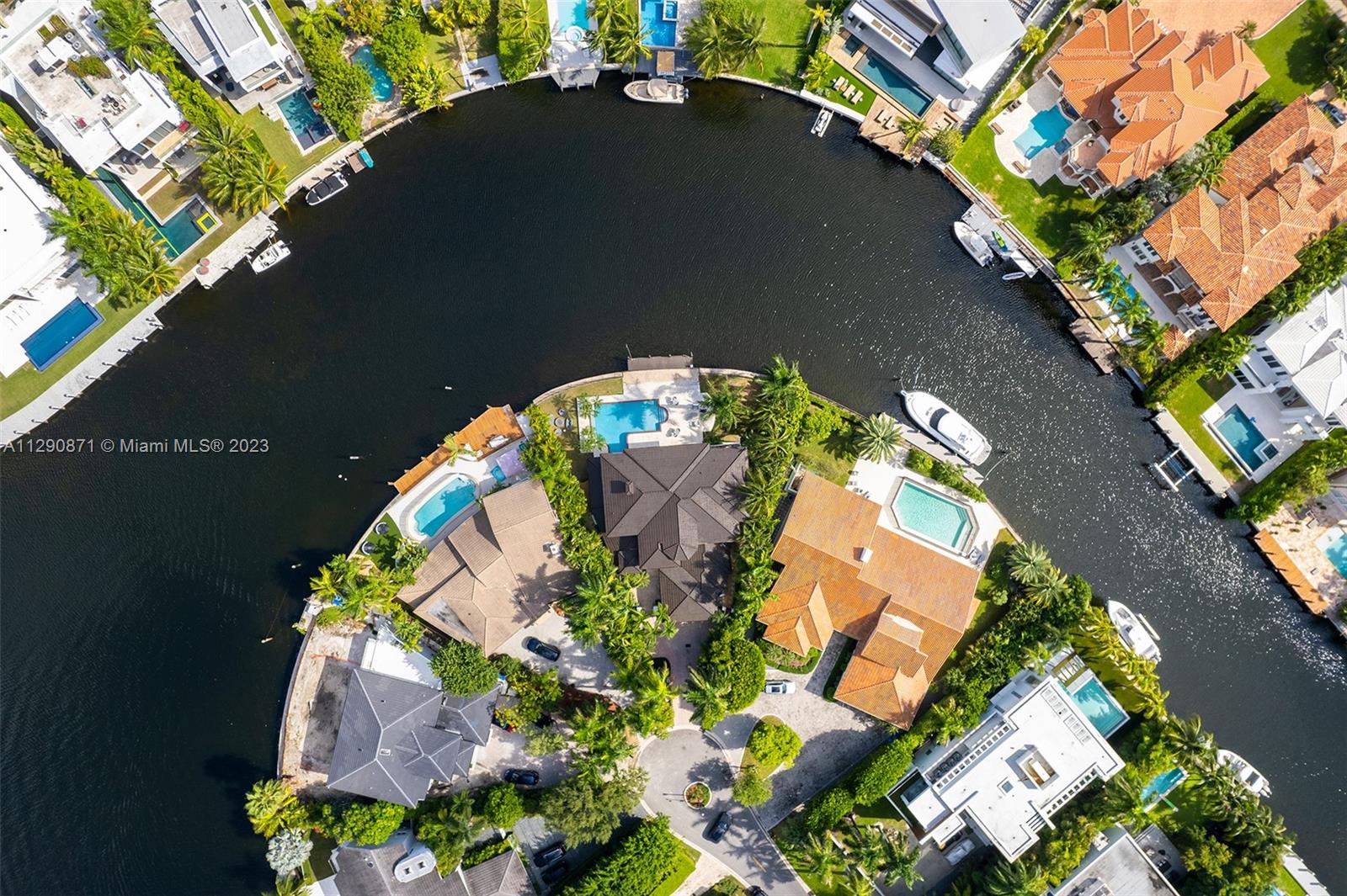 GOLDEN BEACH SEC E - Residential