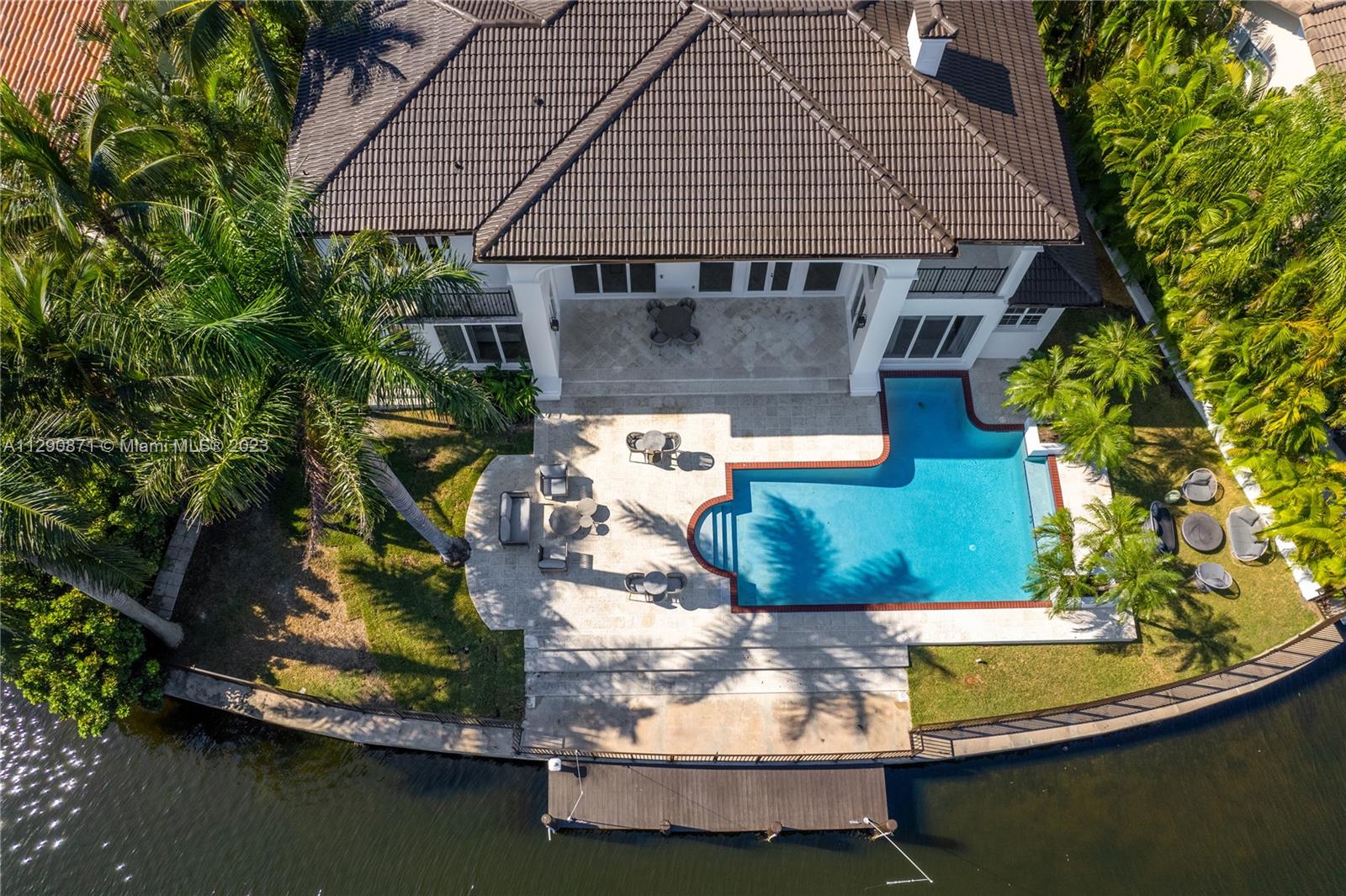 GOLDEN BEACH SEC E - Residential