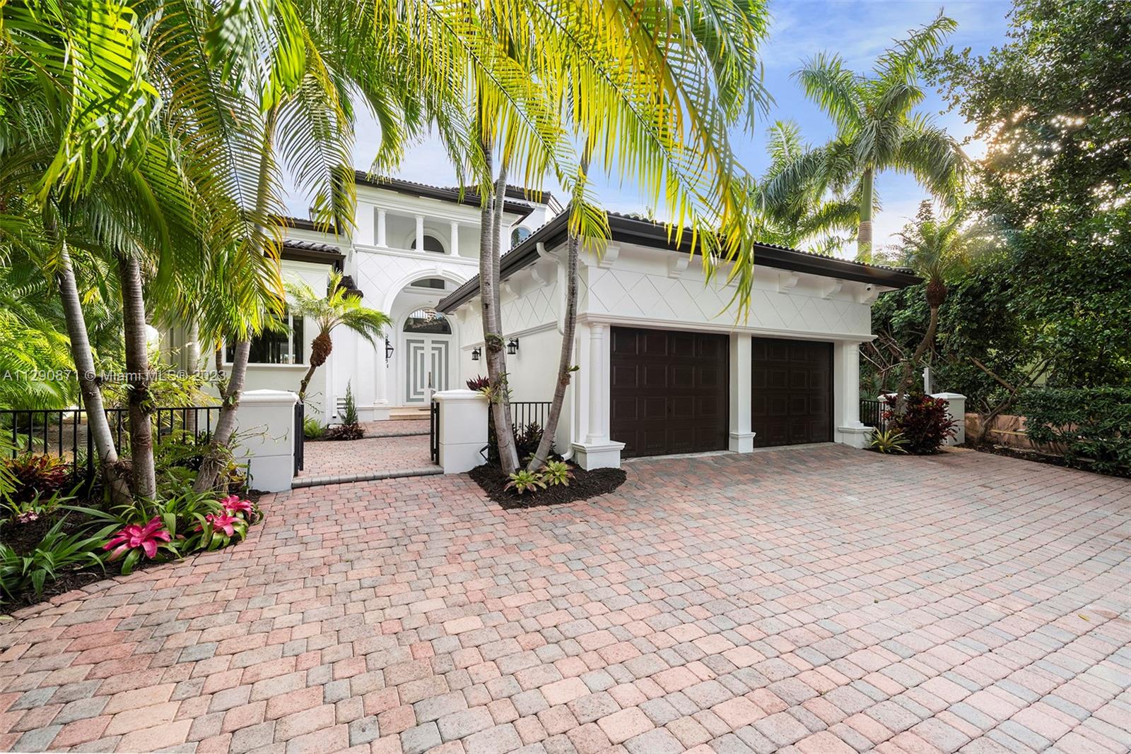 GOLDEN BEACH SEC E - Residential