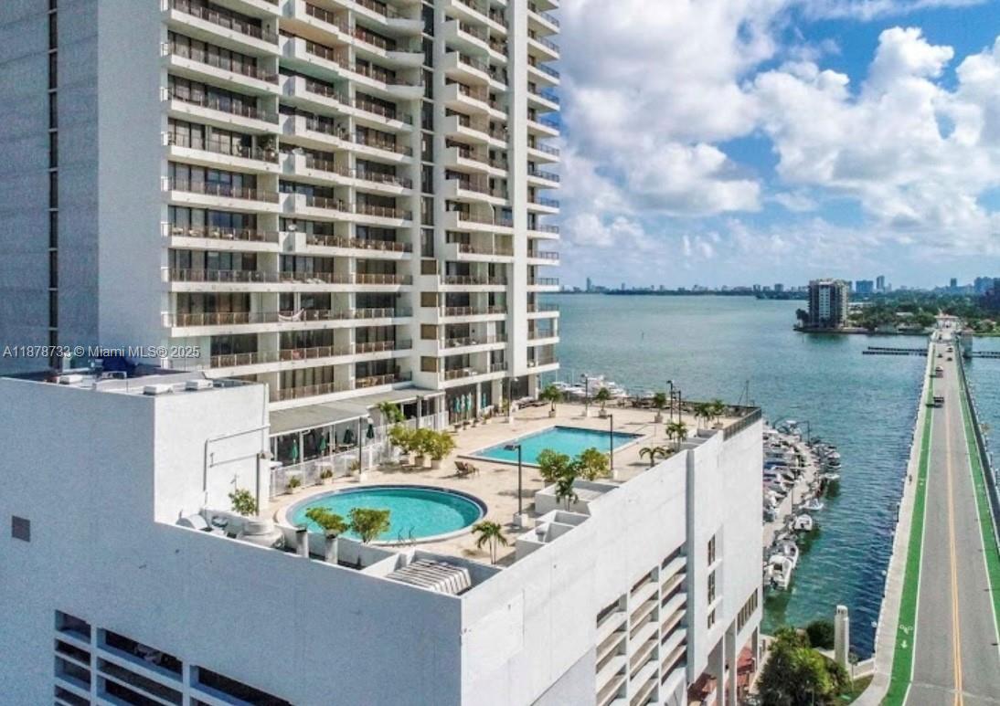 555 NE 15th St 26G