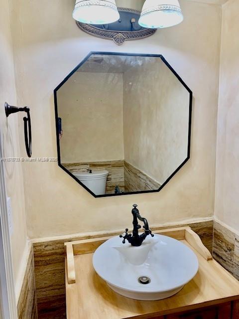 VENETIA CONDO - Residential