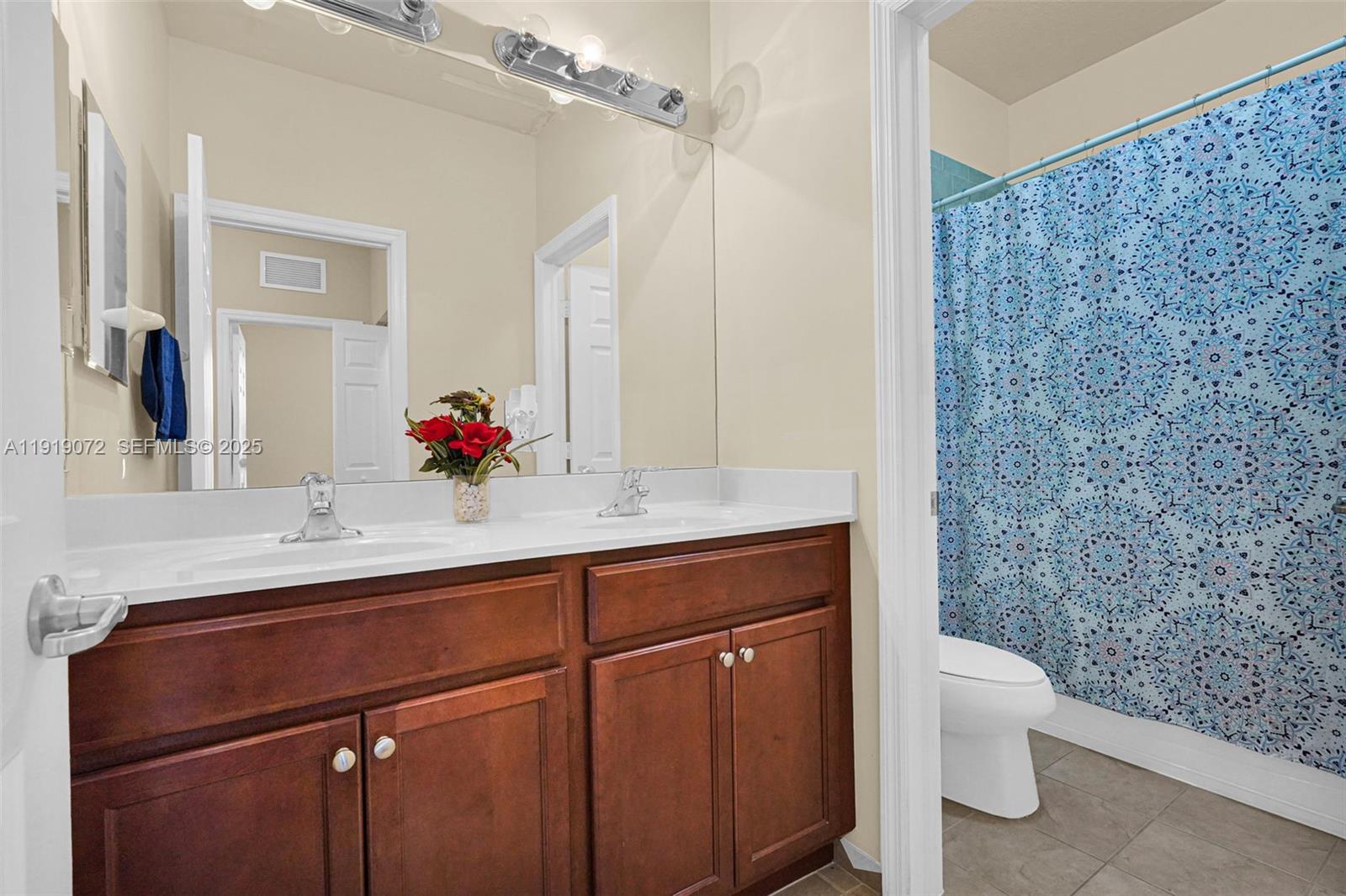 KENDALL COMMONS RESIDENTI - Residential