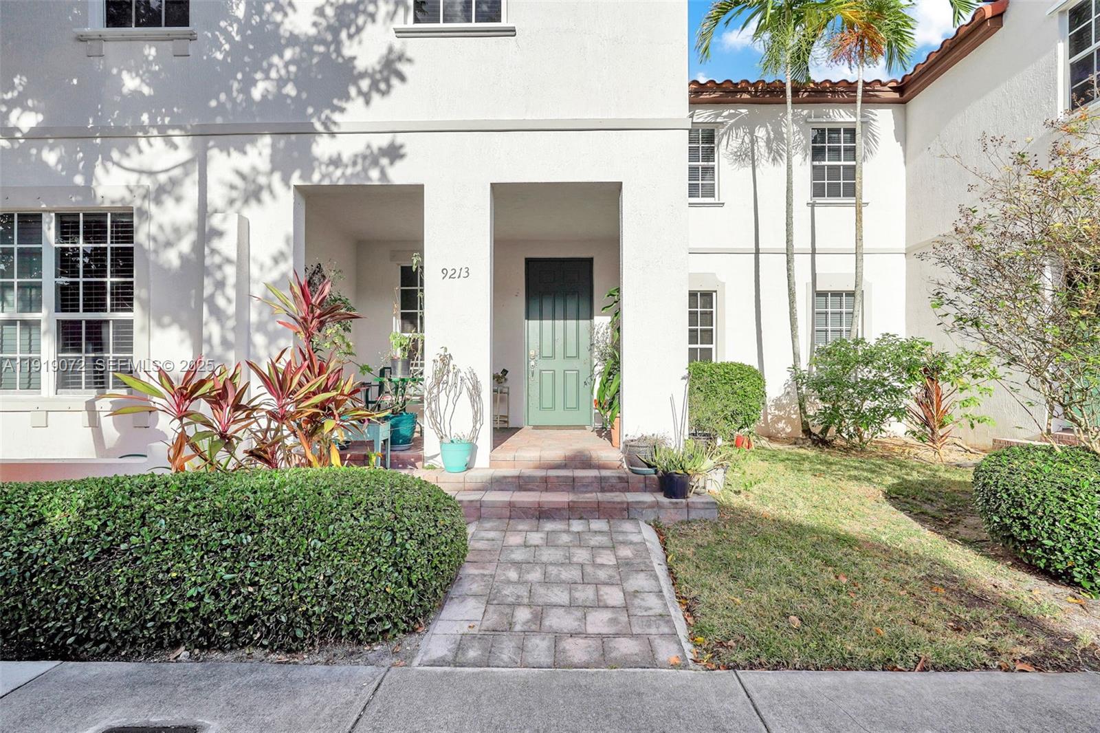 KENDALL COMMONS RESIDENTI - Residential