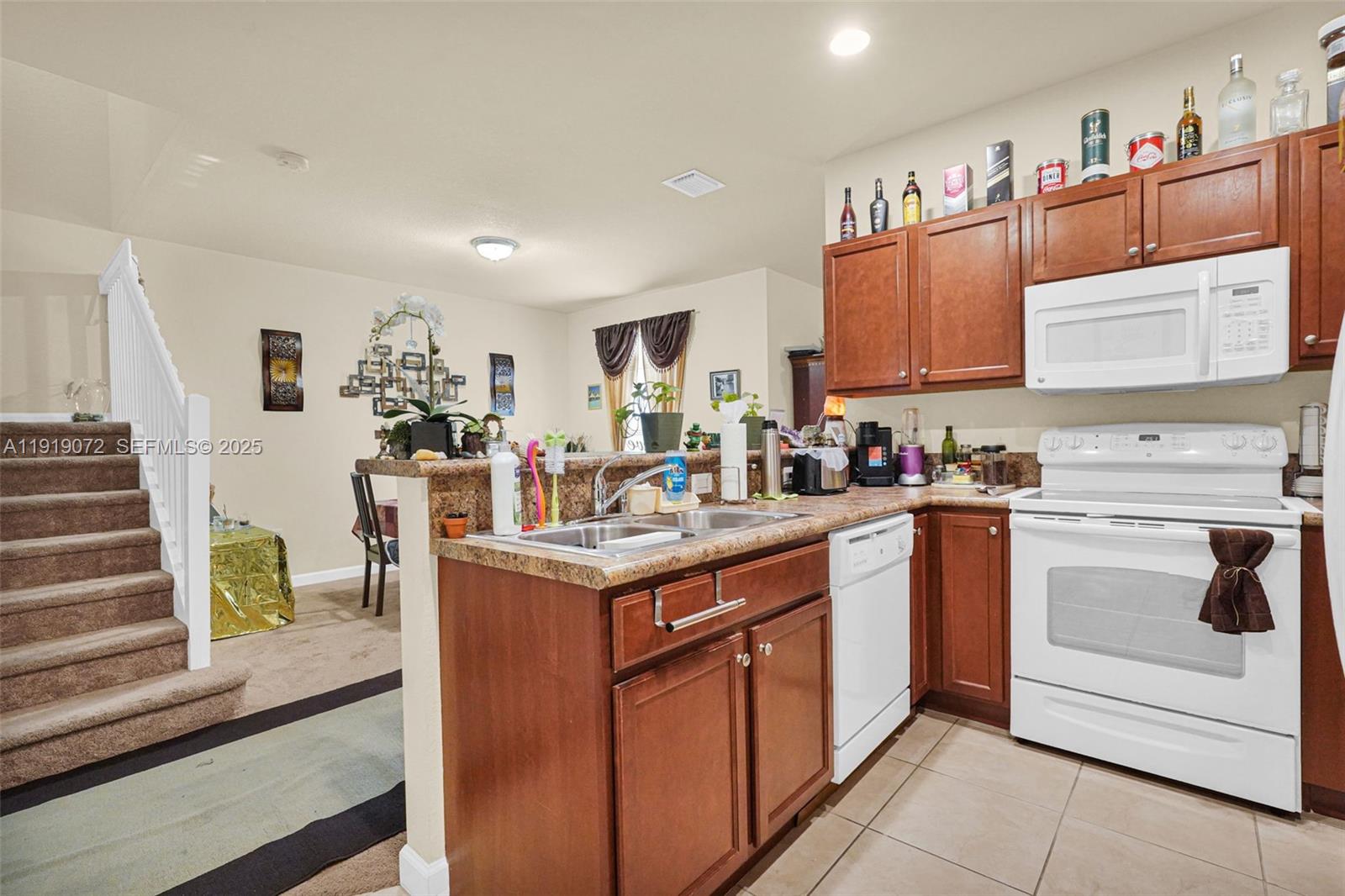 KENDALL COMMONS RESIDENTI - Residential