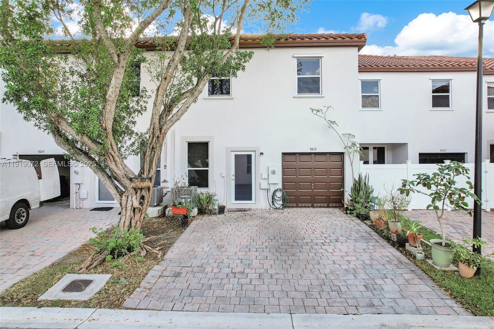 KENDALL COMMONS RESIDENTI - Residential