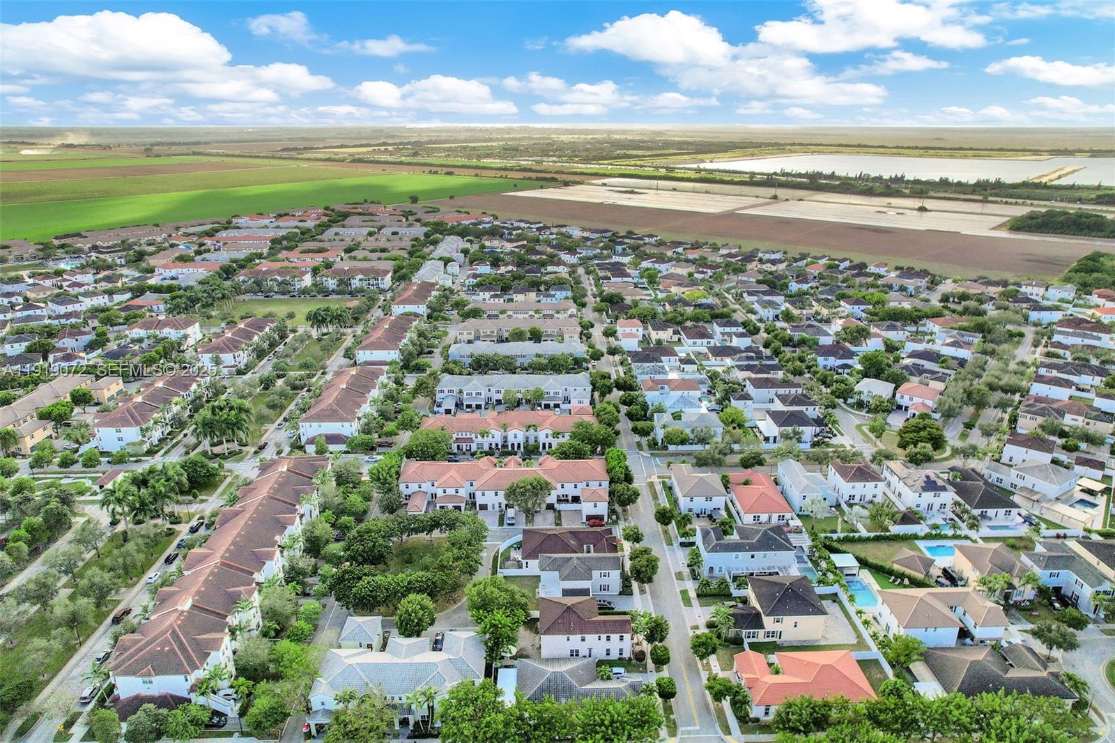 KENDALL COMMONS RESIDENTI - Residential