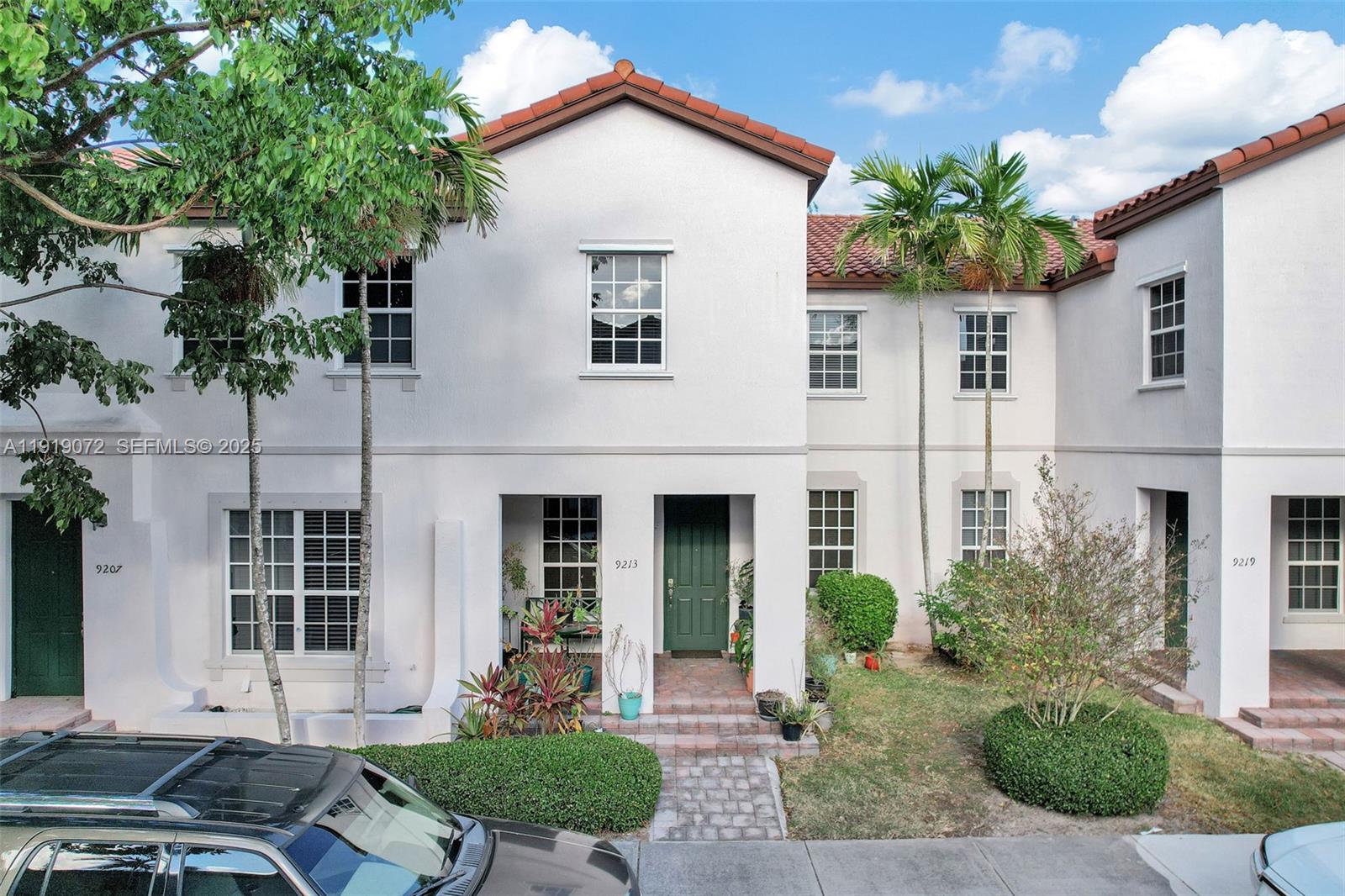 KENDALL COMMONS RESIDENTI - Residential