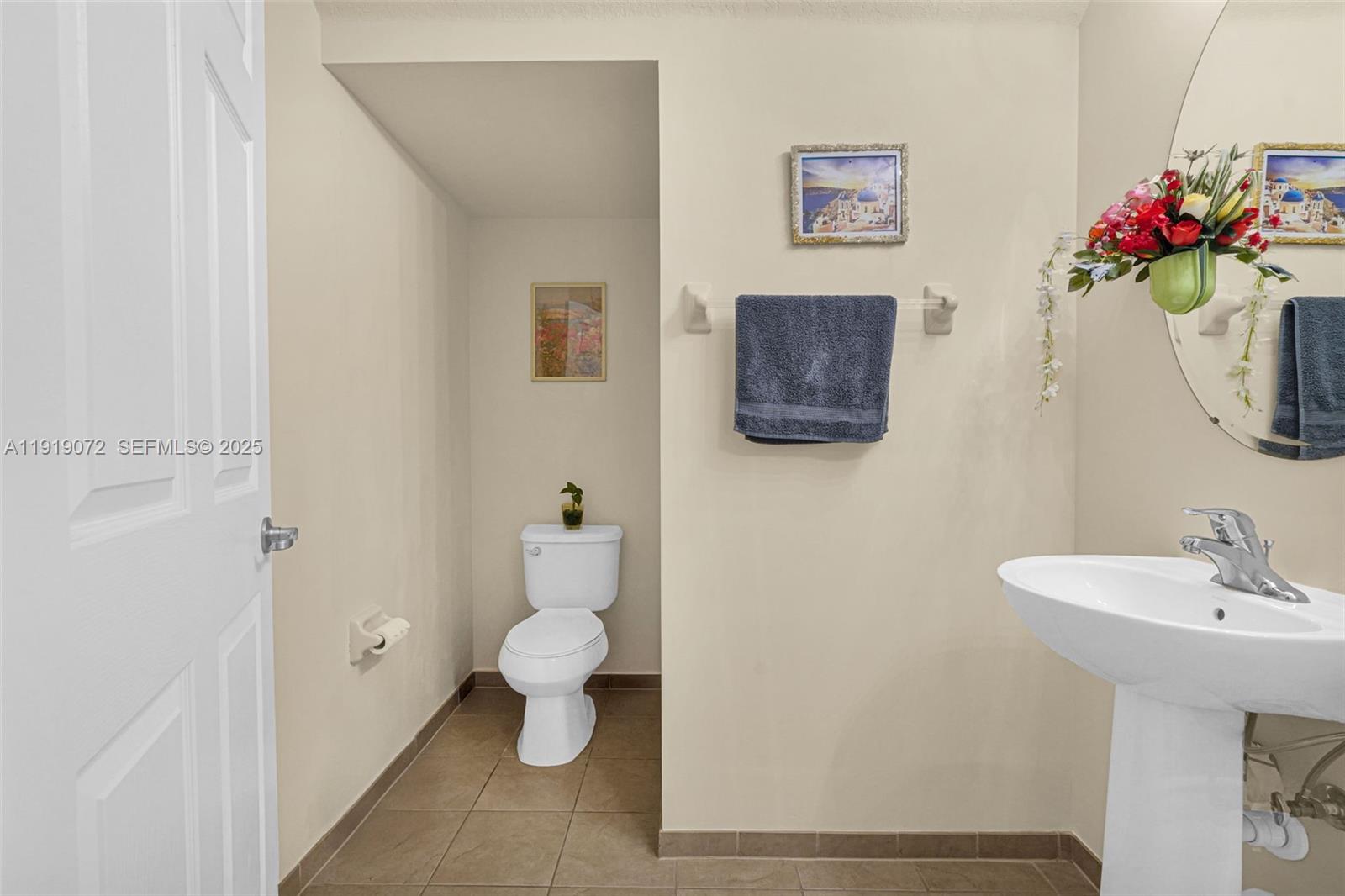 KENDALL COMMONS RESIDENTI - Residential