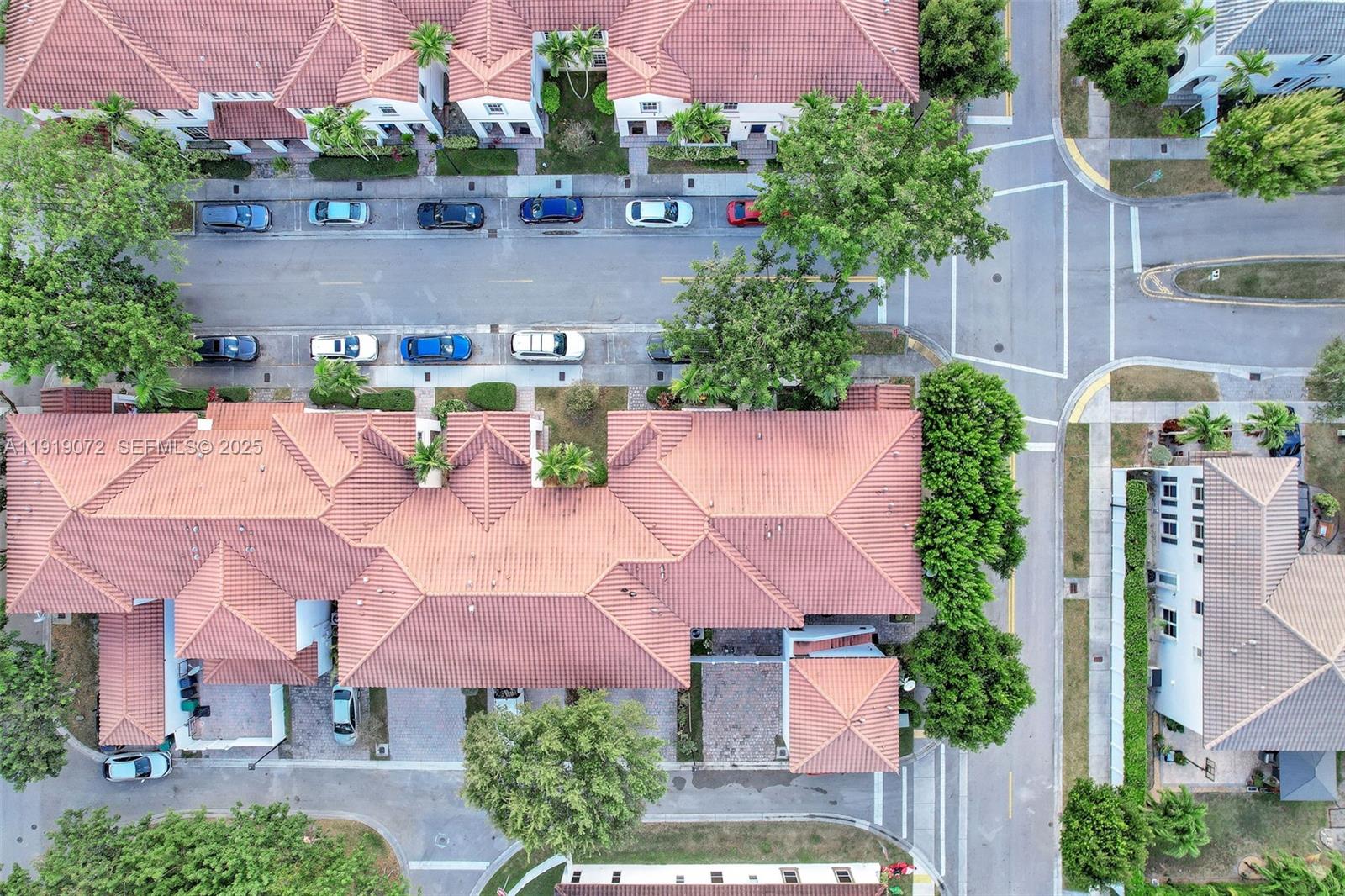 KENDALL COMMONS RESIDENTI - Residential