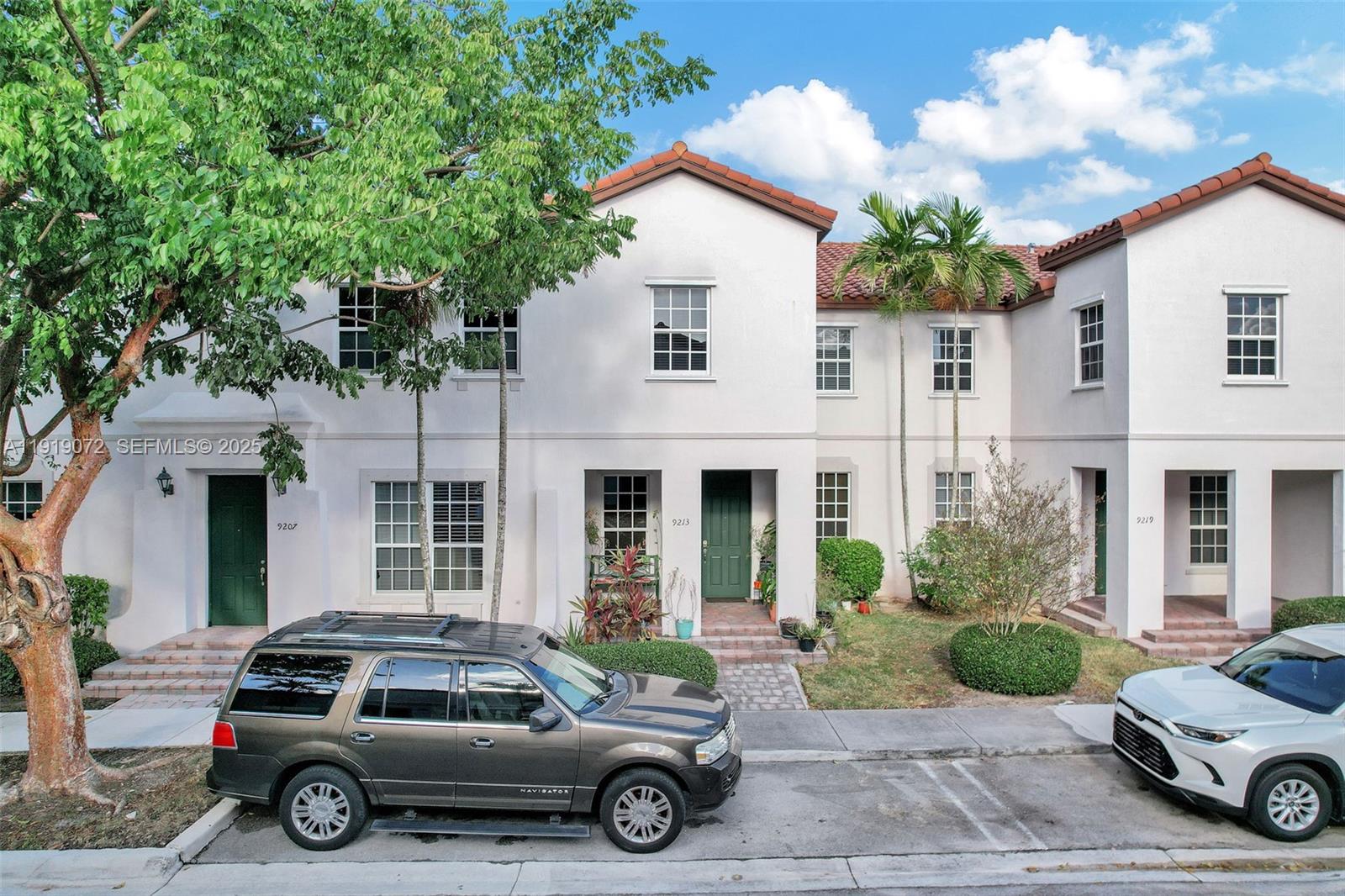 KENDALL COMMONS RESIDENTI - Residential