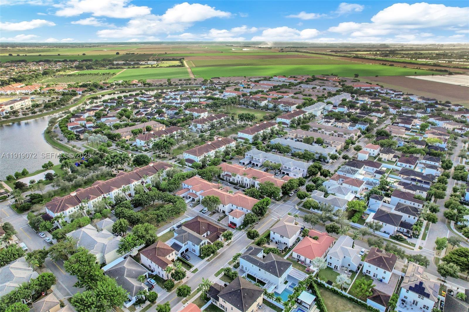 KENDALL COMMONS RESIDENTI - Residential