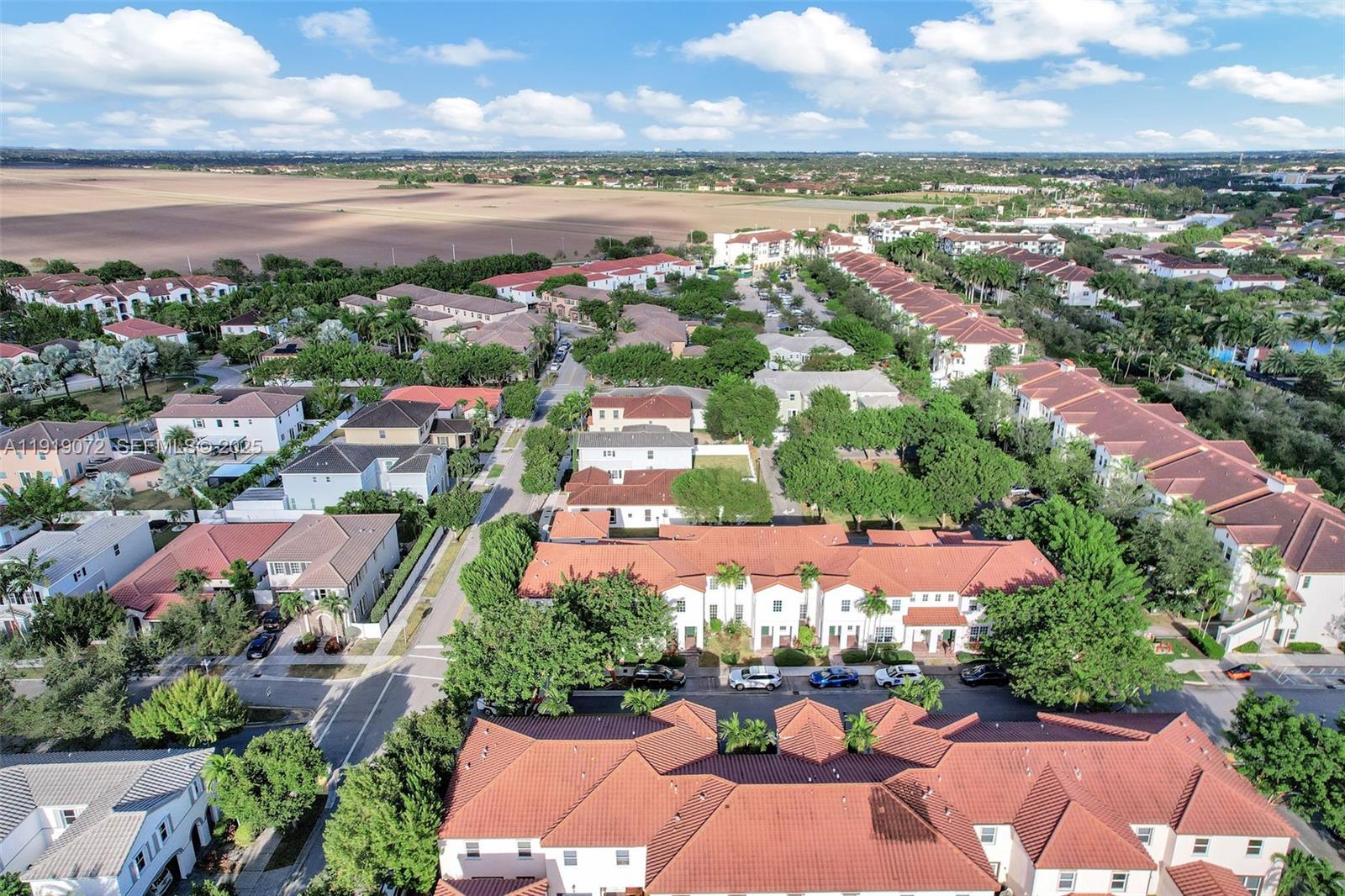 KENDALL COMMONS RESIDENTI - Residential