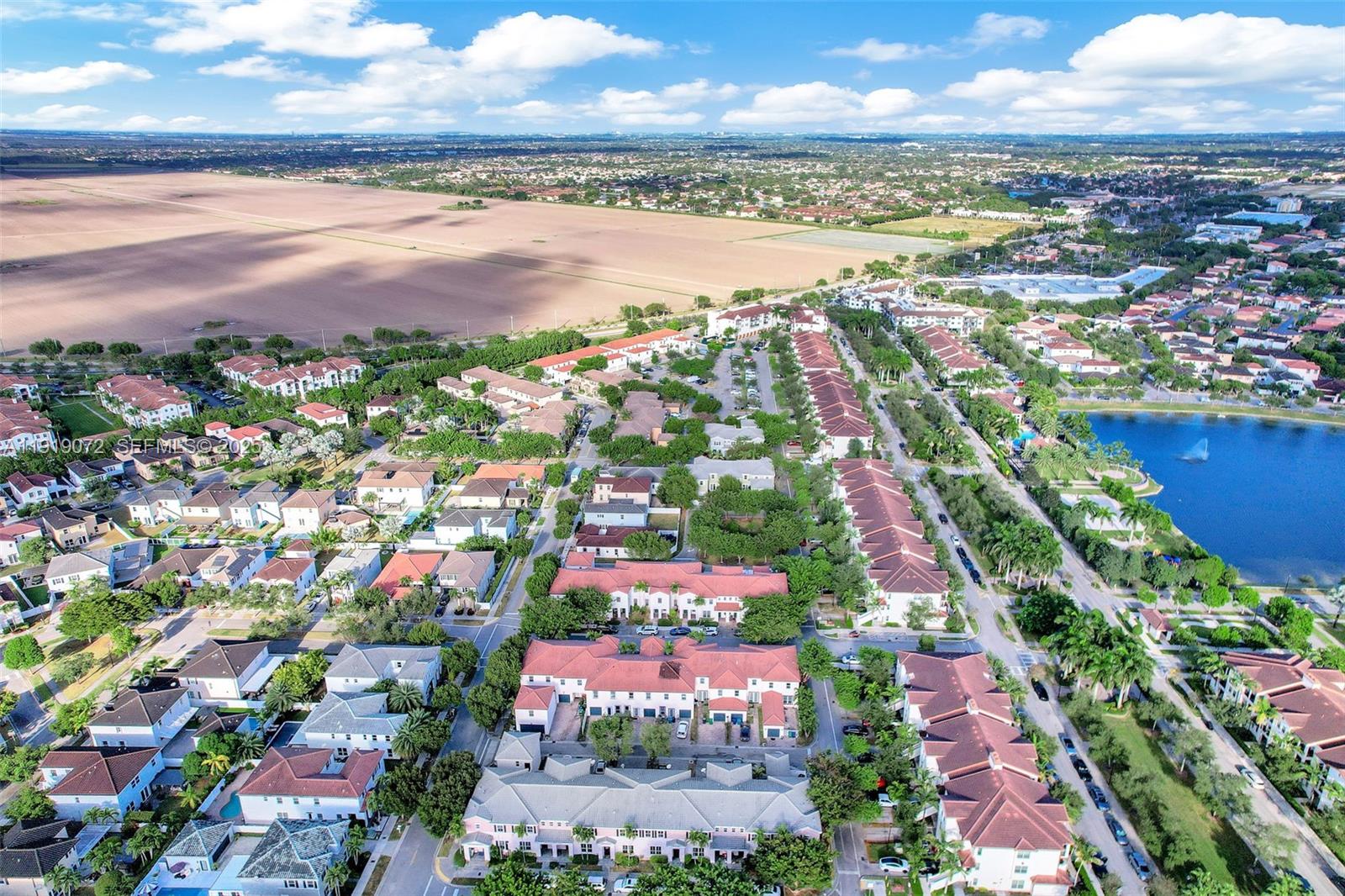 KENDALL COMMONS RESIDENTI - Residential