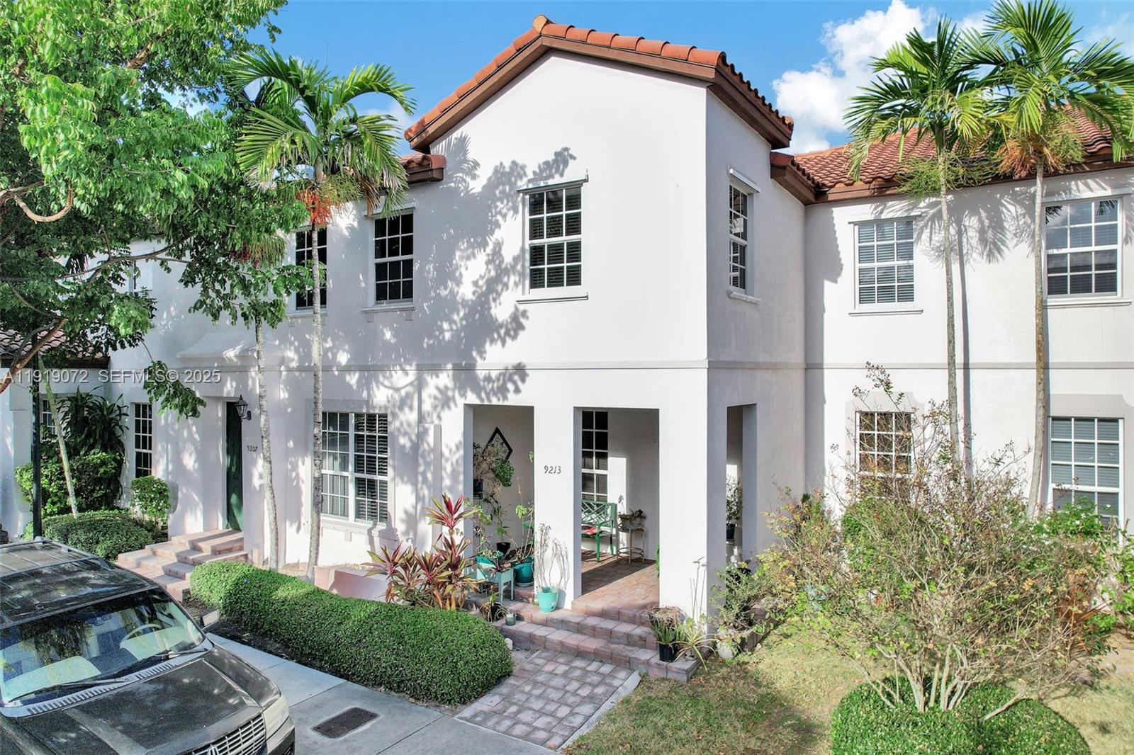 KENDALL COMMONS RESIDENTI - Residential