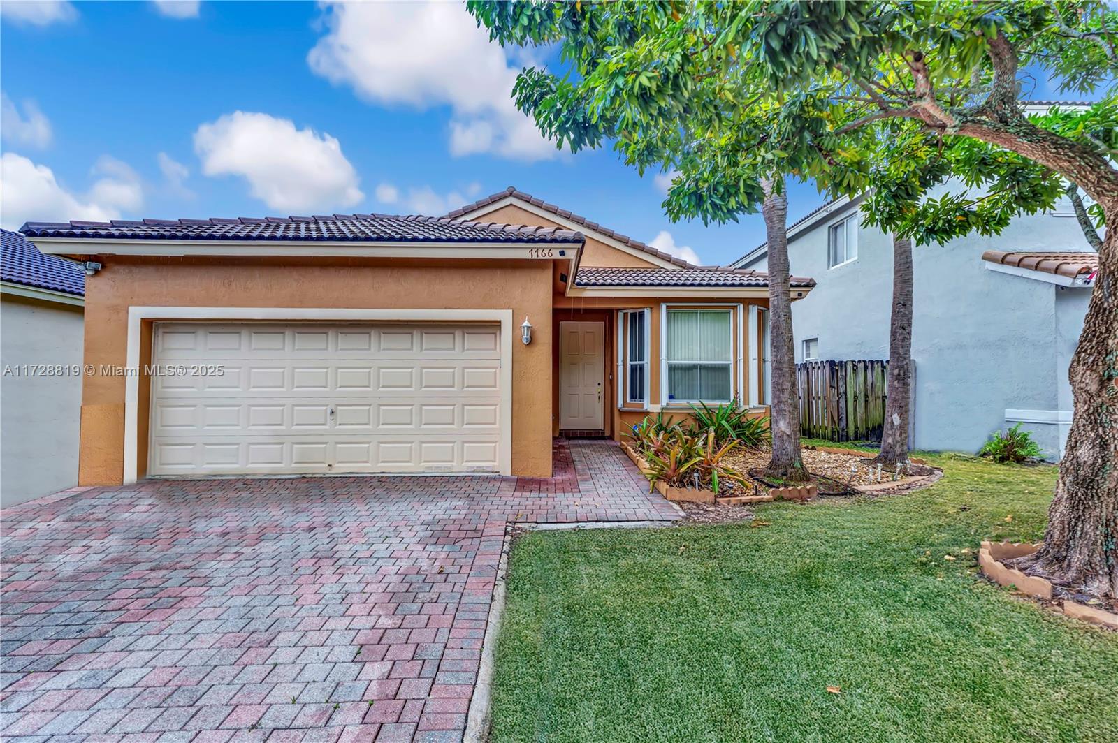 Property for Sale at 7766 Nw 19th Ct, Pembroke Pines, Miami-Dade County, Florida - Bedrooms: 4 
Bathrooms: 3  - $615,000