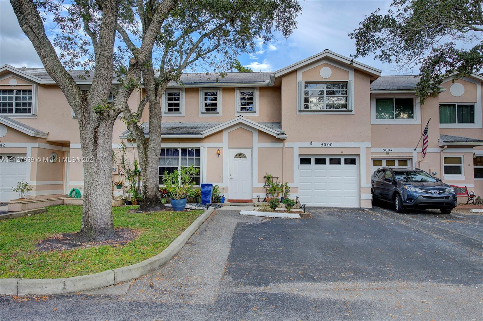 FLAMINGO GARDENS PH 5 - Residential