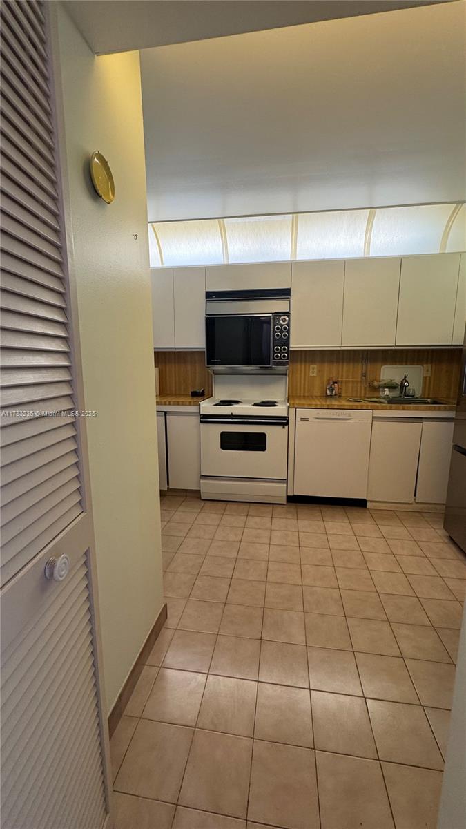 2401 S Ocean Dr 505