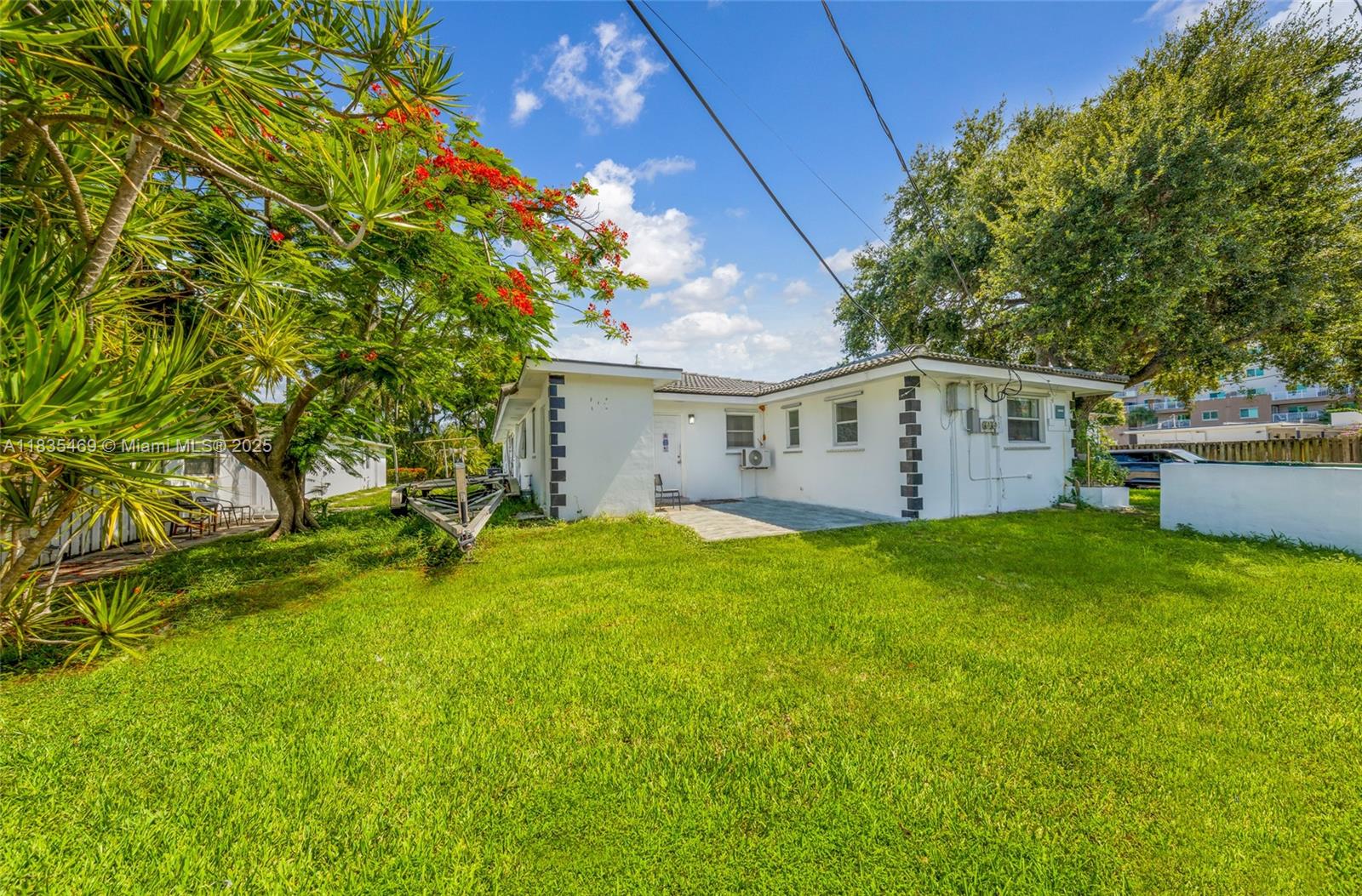 213 SE Park St 1-6