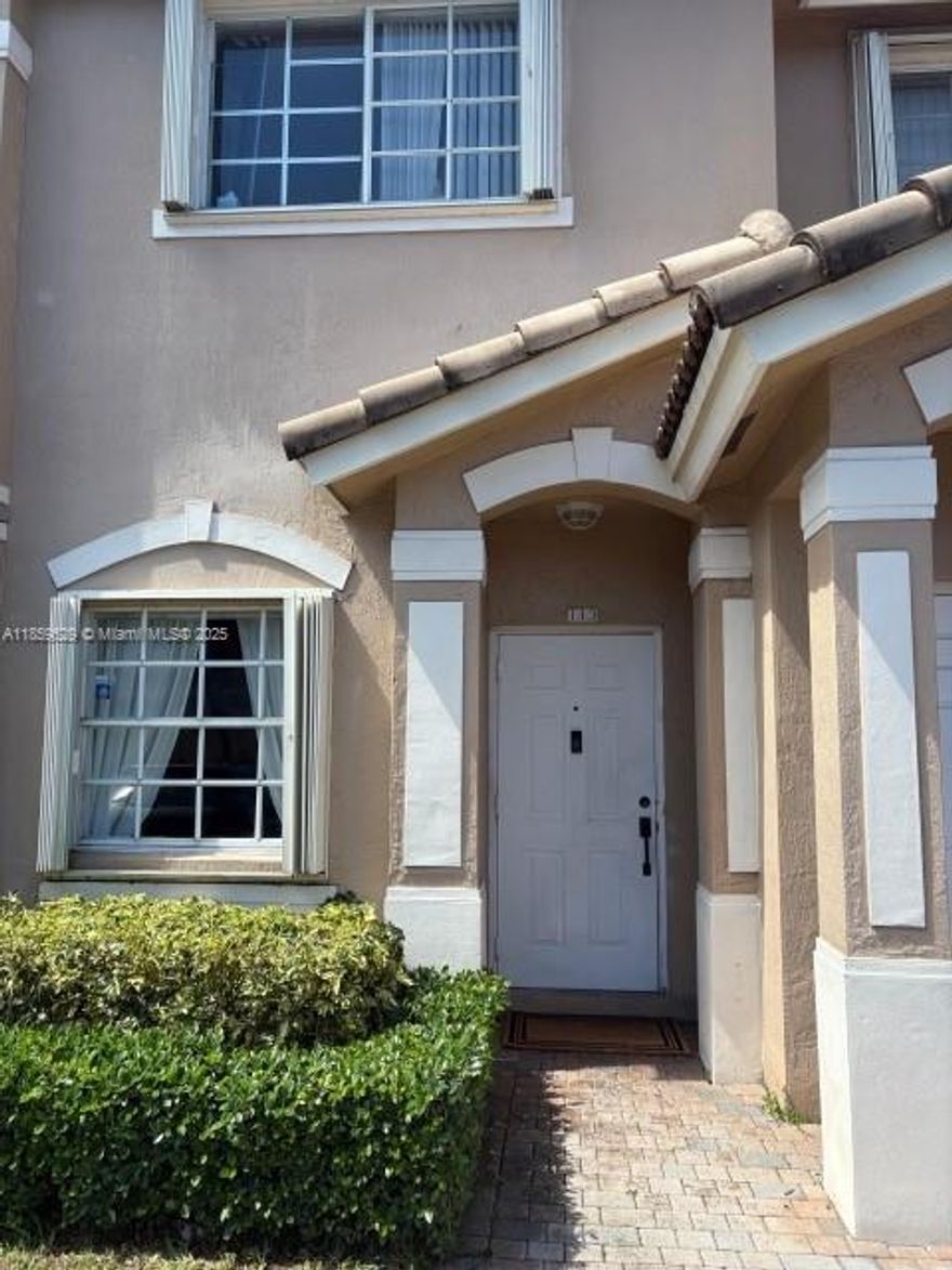 nice townhome ready to move in clean, with nice floor and new appliances, enjoy the amenities of the   quiet and well maintained community. nice backyard, near the Turnpike, airport highway, nice restaurants and shoping centers,

House is fhreshly painted and ready to move in.