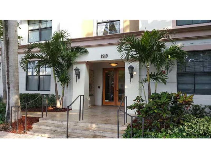 South facing 1 bedroom 1 bath in boutique building in Downtown Hollywood.  Buy today and rent tomorrow. Building allows 4 rentals per year with a minimum of 3 month rental. Condo features a Juliet balcony ,  full size washer/ dryer and has garage parking.  Regent Park offers pool, fitness center, jacuzzi and clubroom. Pet friendly building. Steps  to dining, nightlife and shopping. 5 minute drive to the beach. Close to major highways and Fort Lauderdale International airport. Don't delay call today!