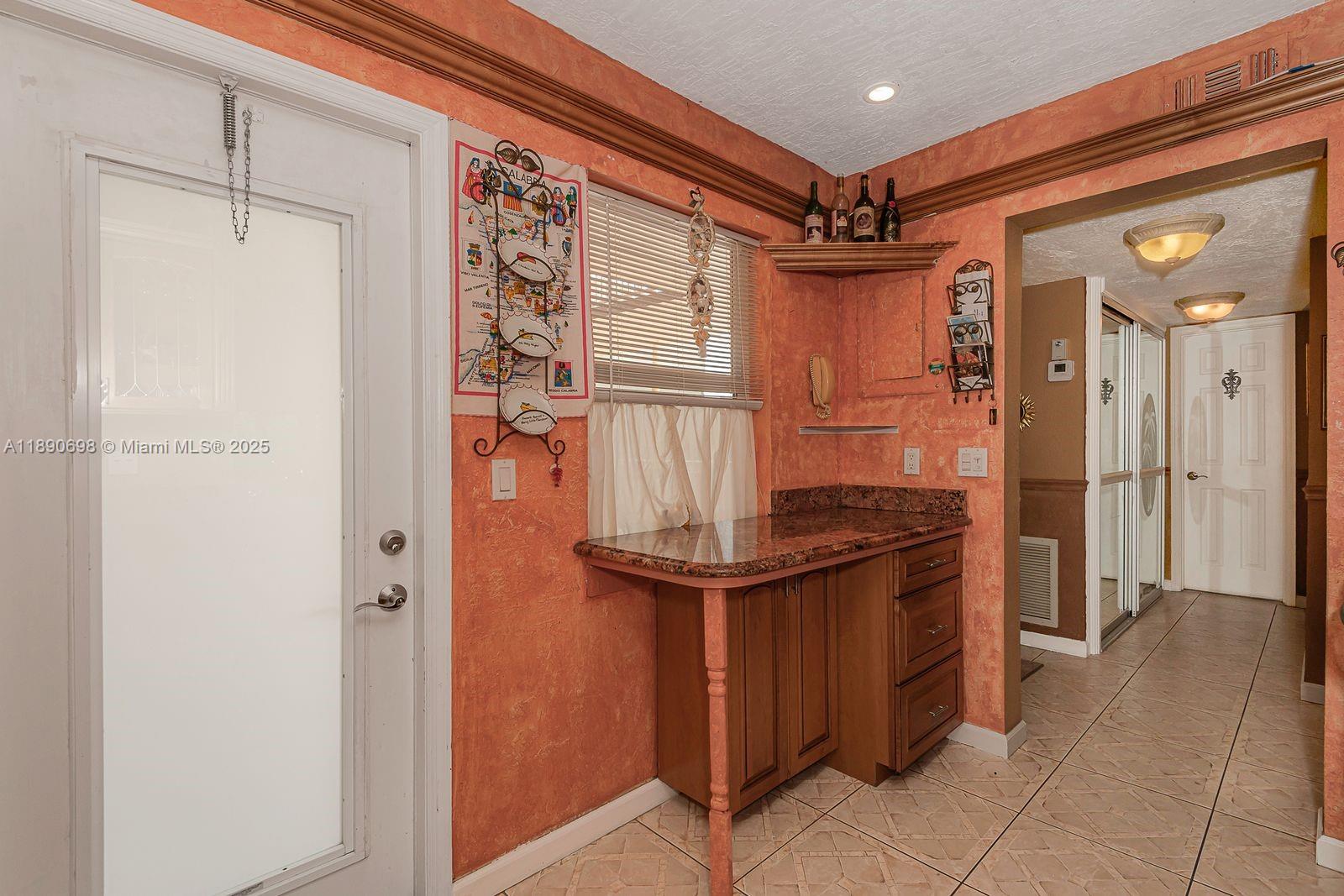 TOPAZ SOUTH CONDO - Residential