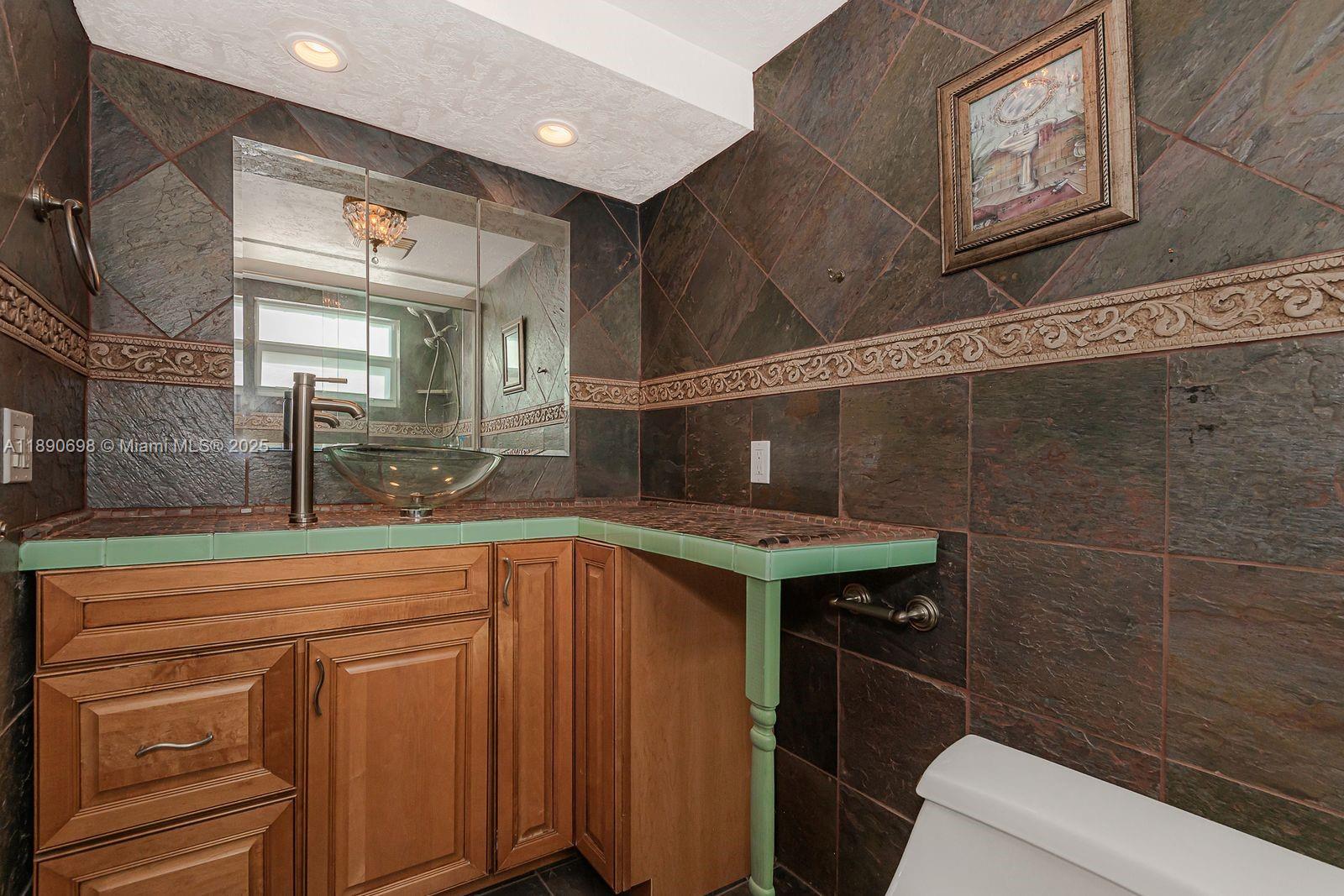 TOPAZ SOUTH CONDO - Residential