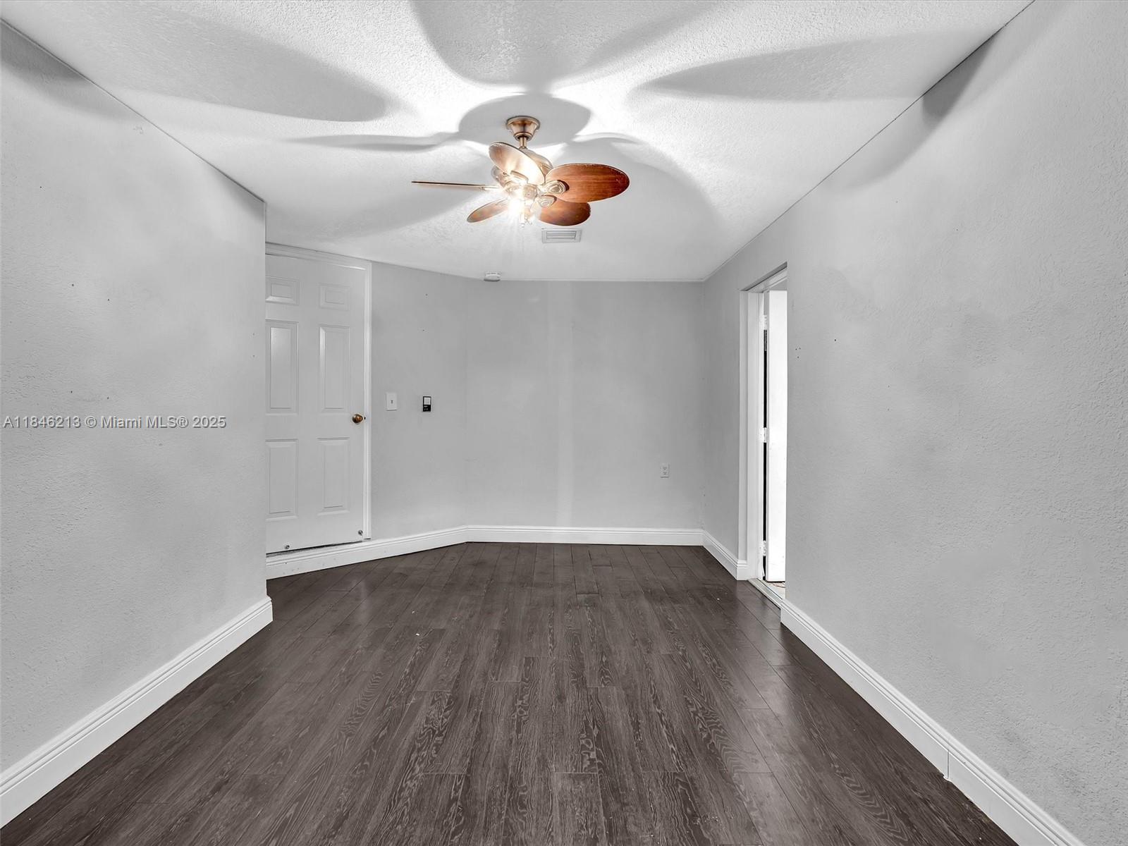 Yacht Club at Treasure Cov - Residential