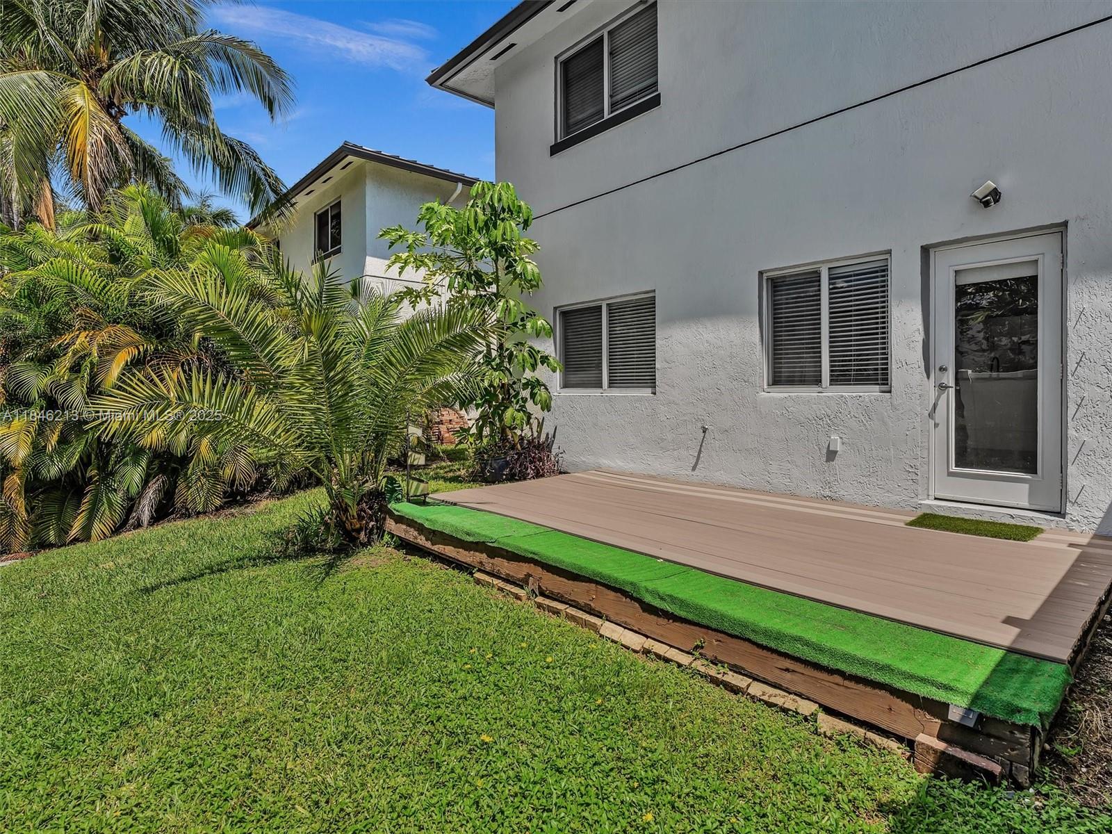 Yacht Club at Treasure Cov - Residential