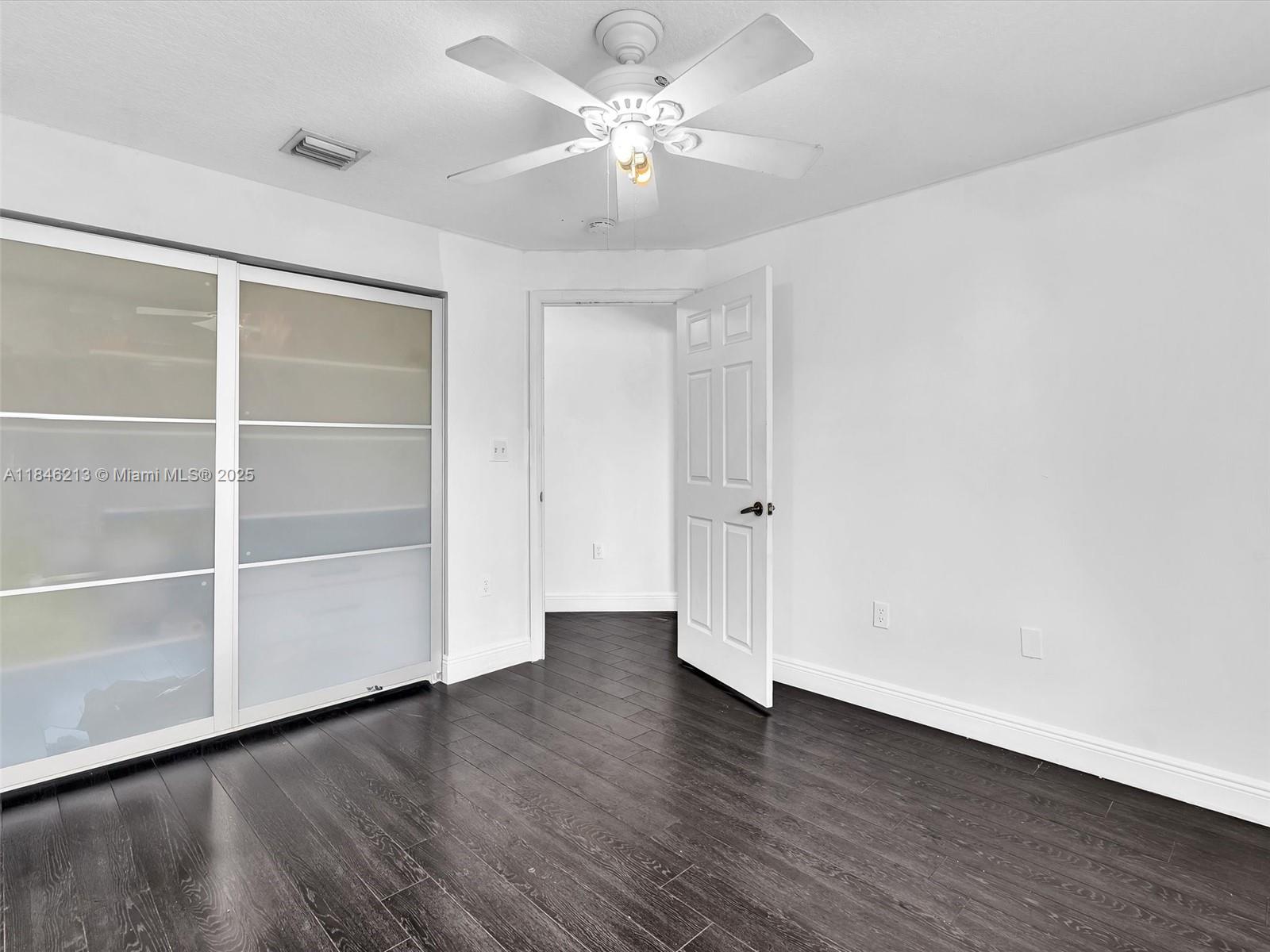 Yacht Club at Treasure Cov - Residential