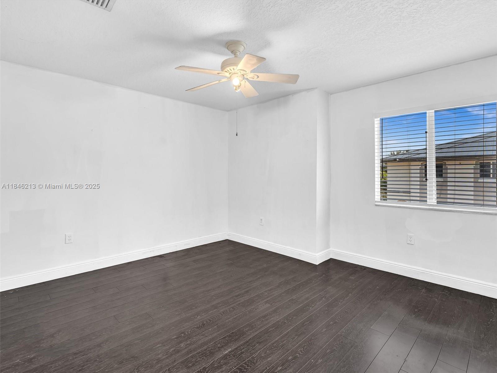 Yacht Club at Treasure Cov - Residential