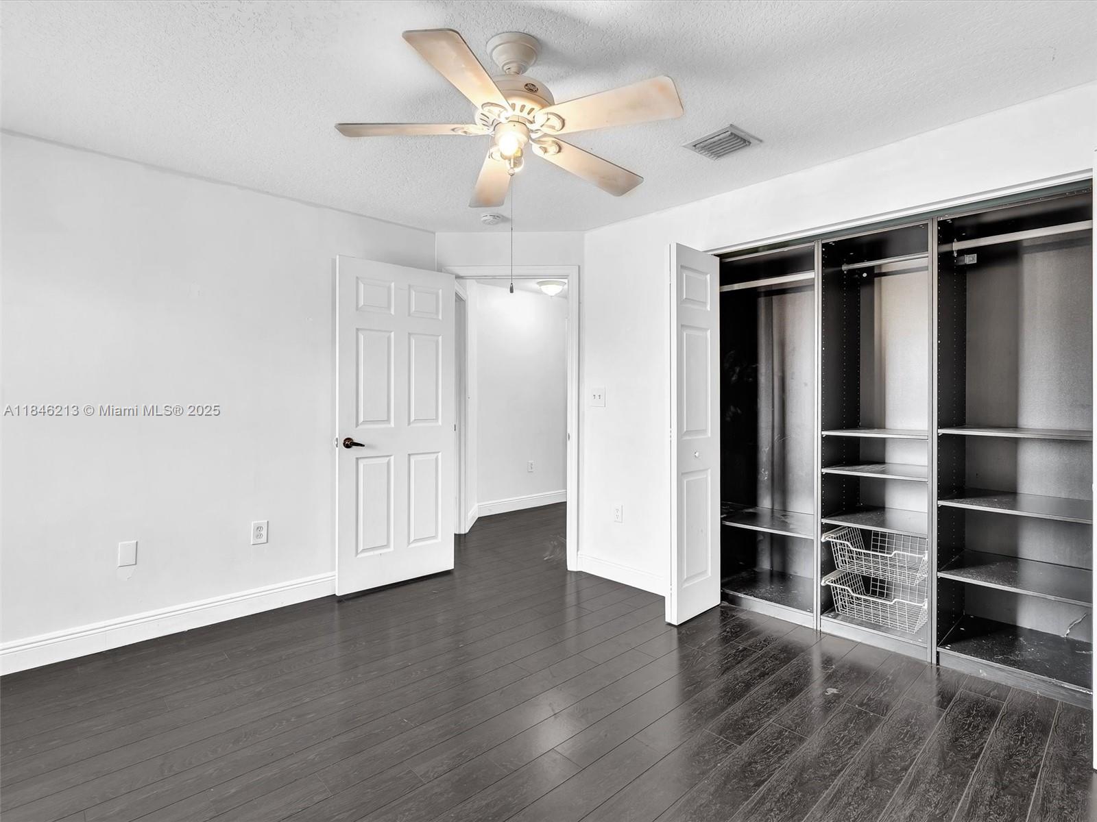 Yacht Club at Treasure Cov - Residential