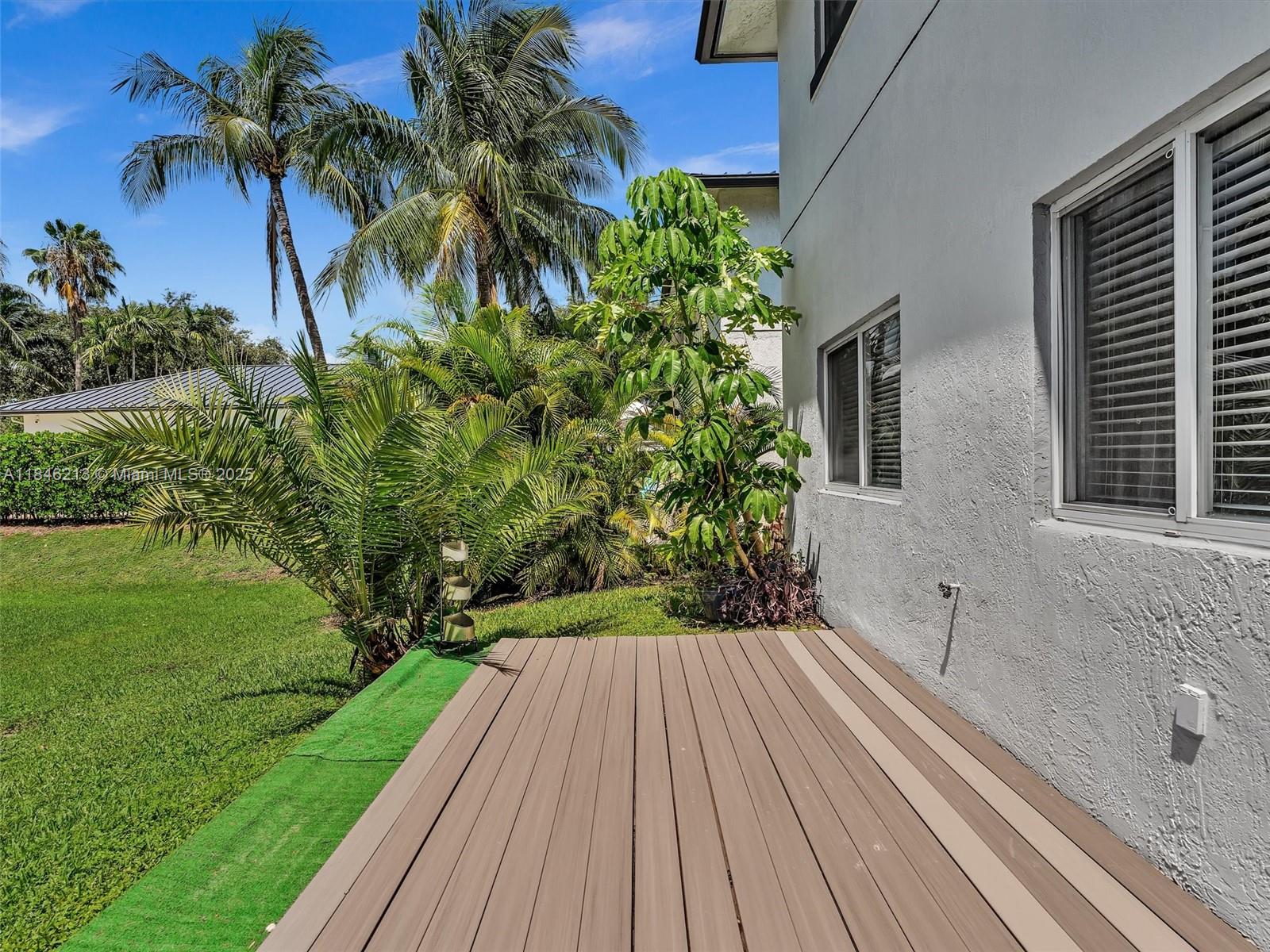 Yacht Club at Treasure Cov - Residential