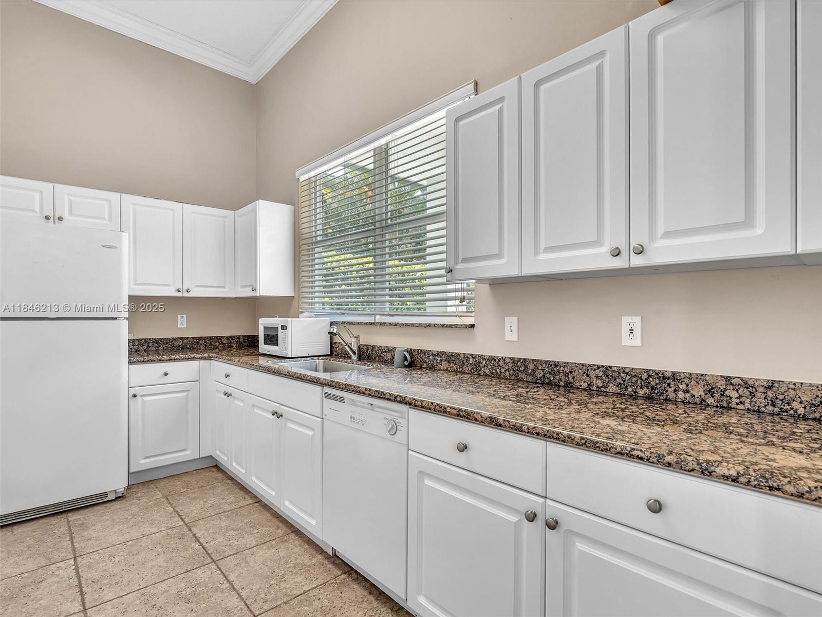 Yacht Club at Treasure Cov - Residential