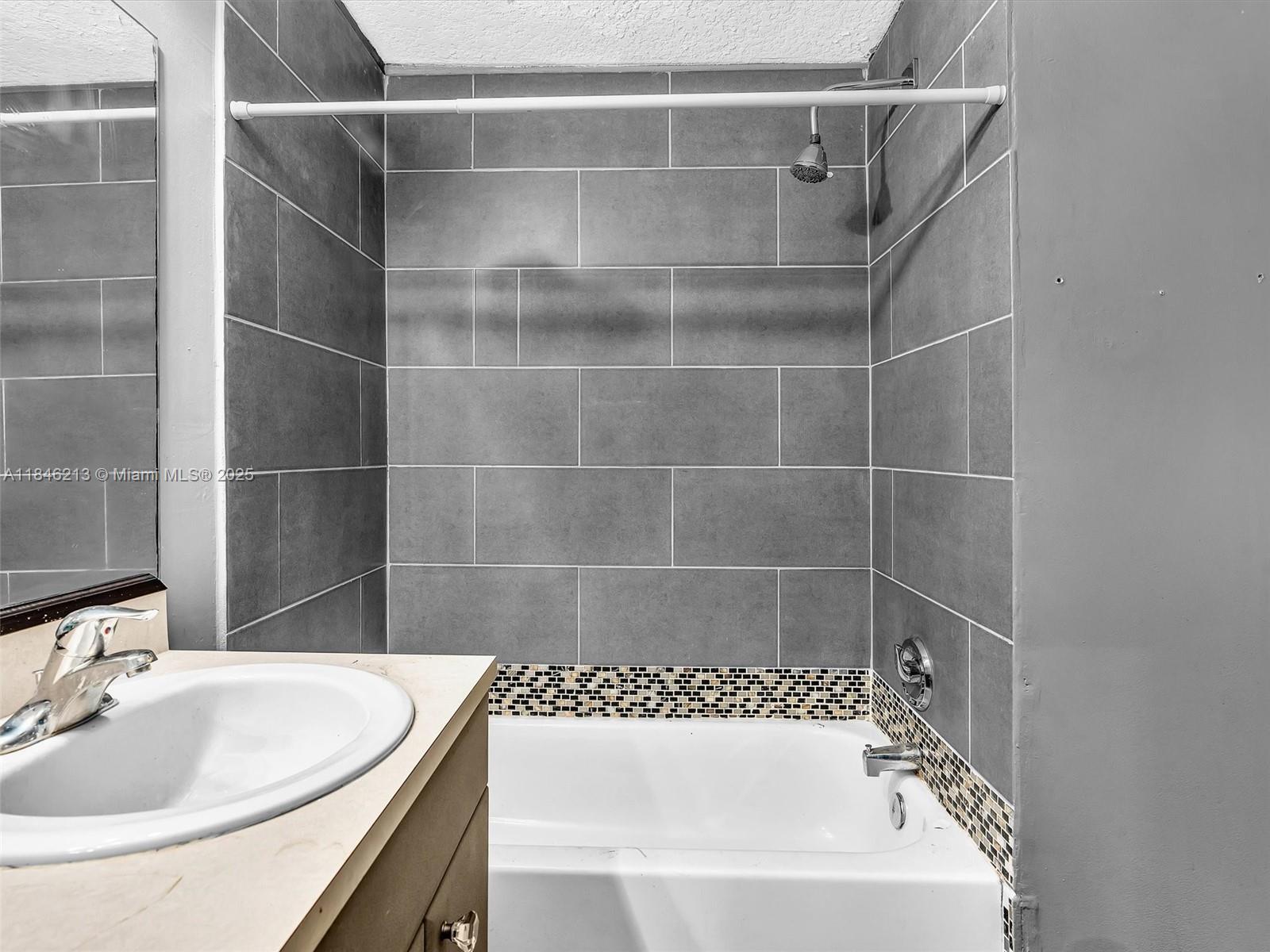 Yacht Club at Treasure Cov - Residential