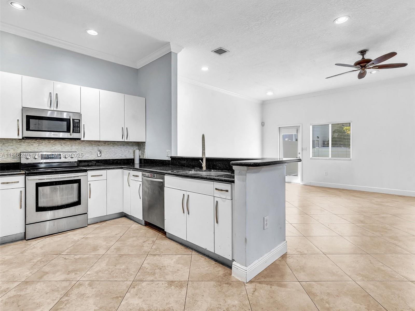 Yacht Club at Treasure Cov - Residential