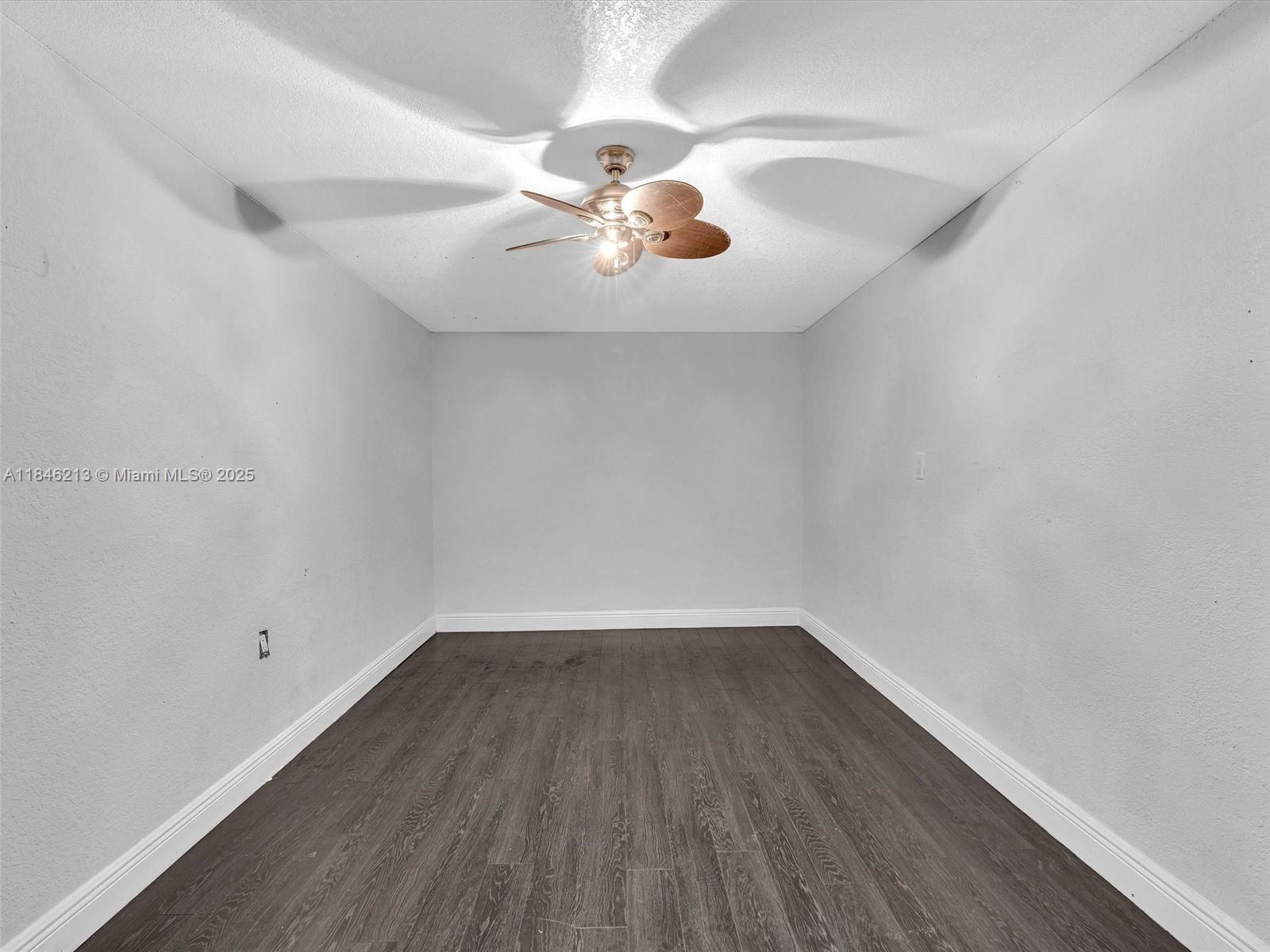 Yacht Club at Treasure Cov - Residential