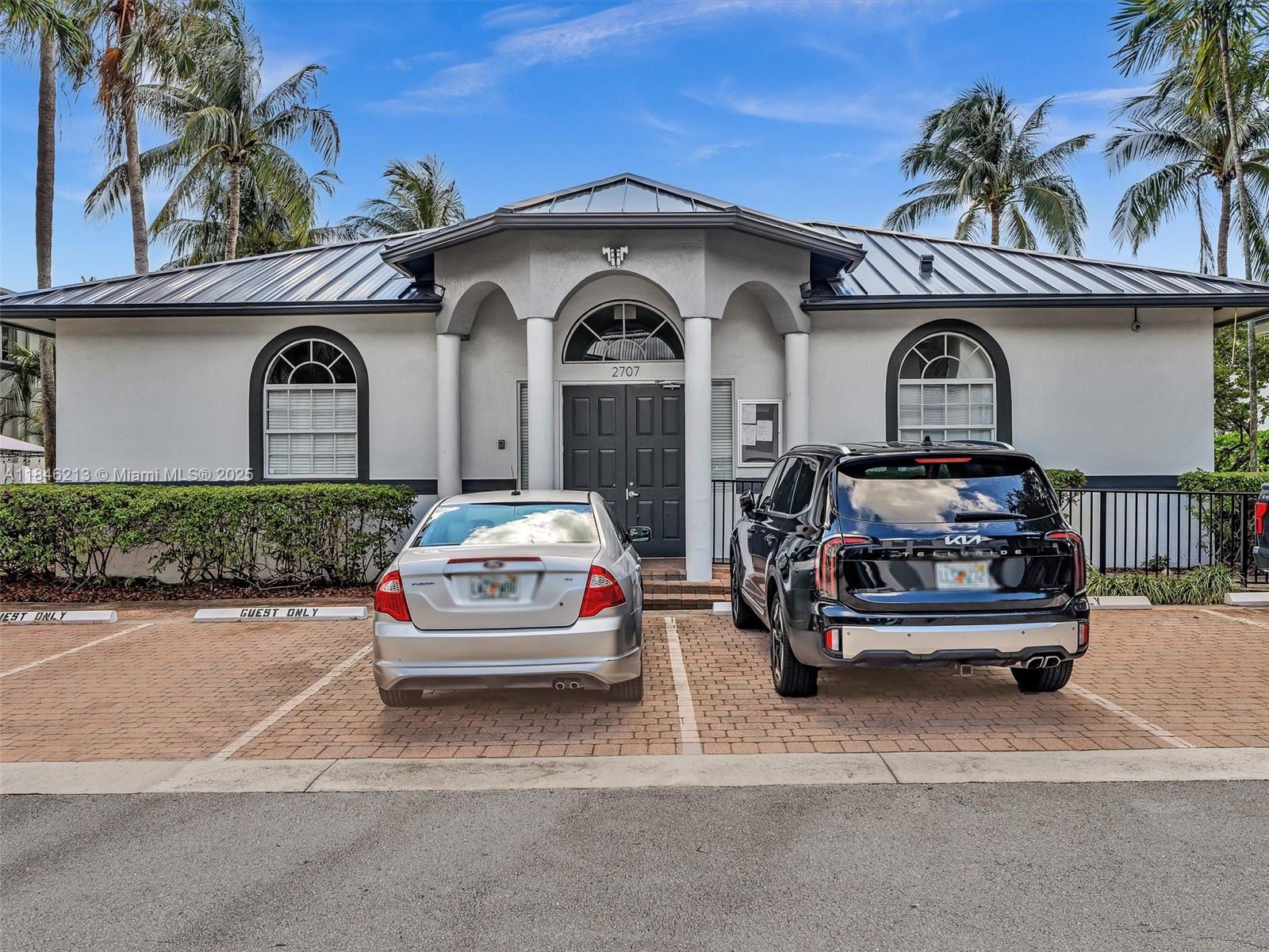 Yacht Club at Treasure Cov - Residential