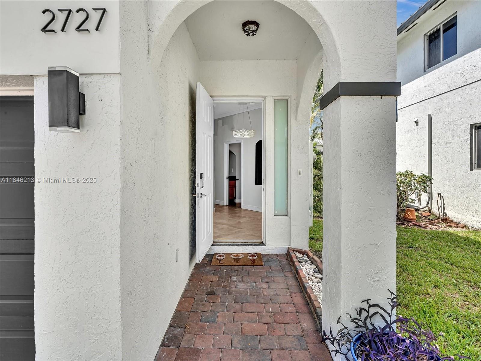 2727 Treasure Cove Cir 2727