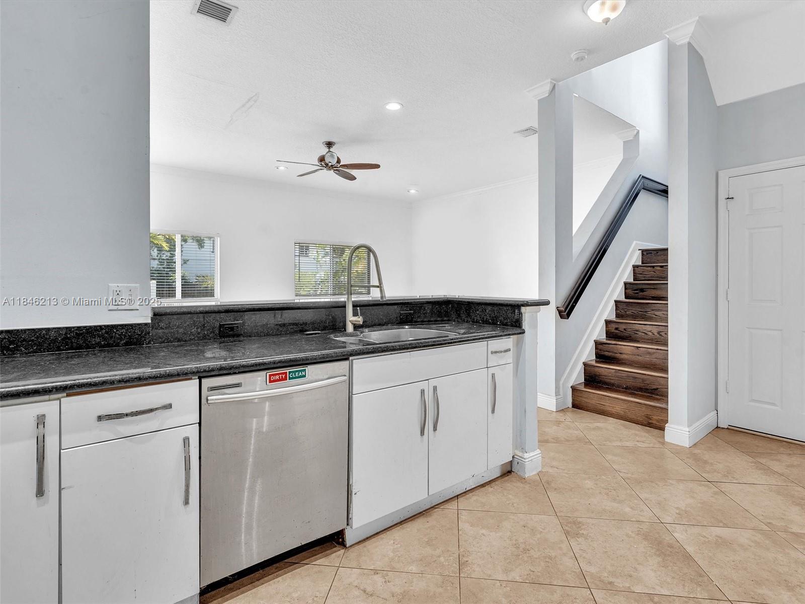 Yacht Club at Treasure Cov - Residential