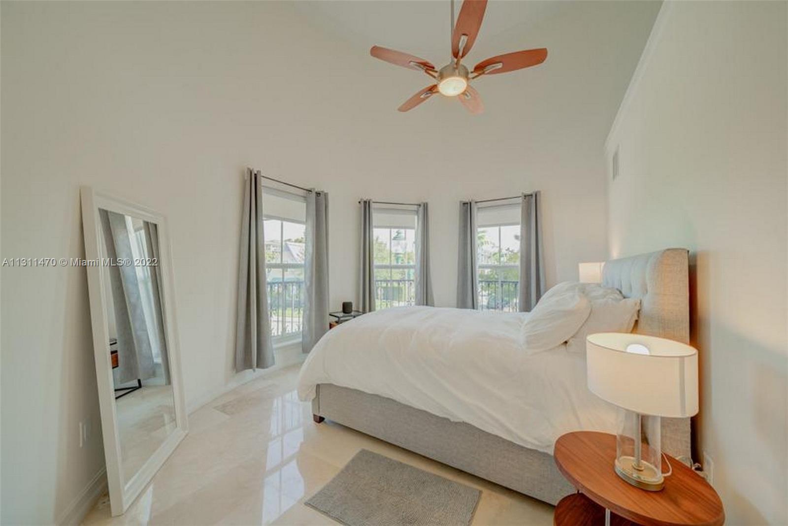 PINEAPPLE PLACE CONDO - Residential