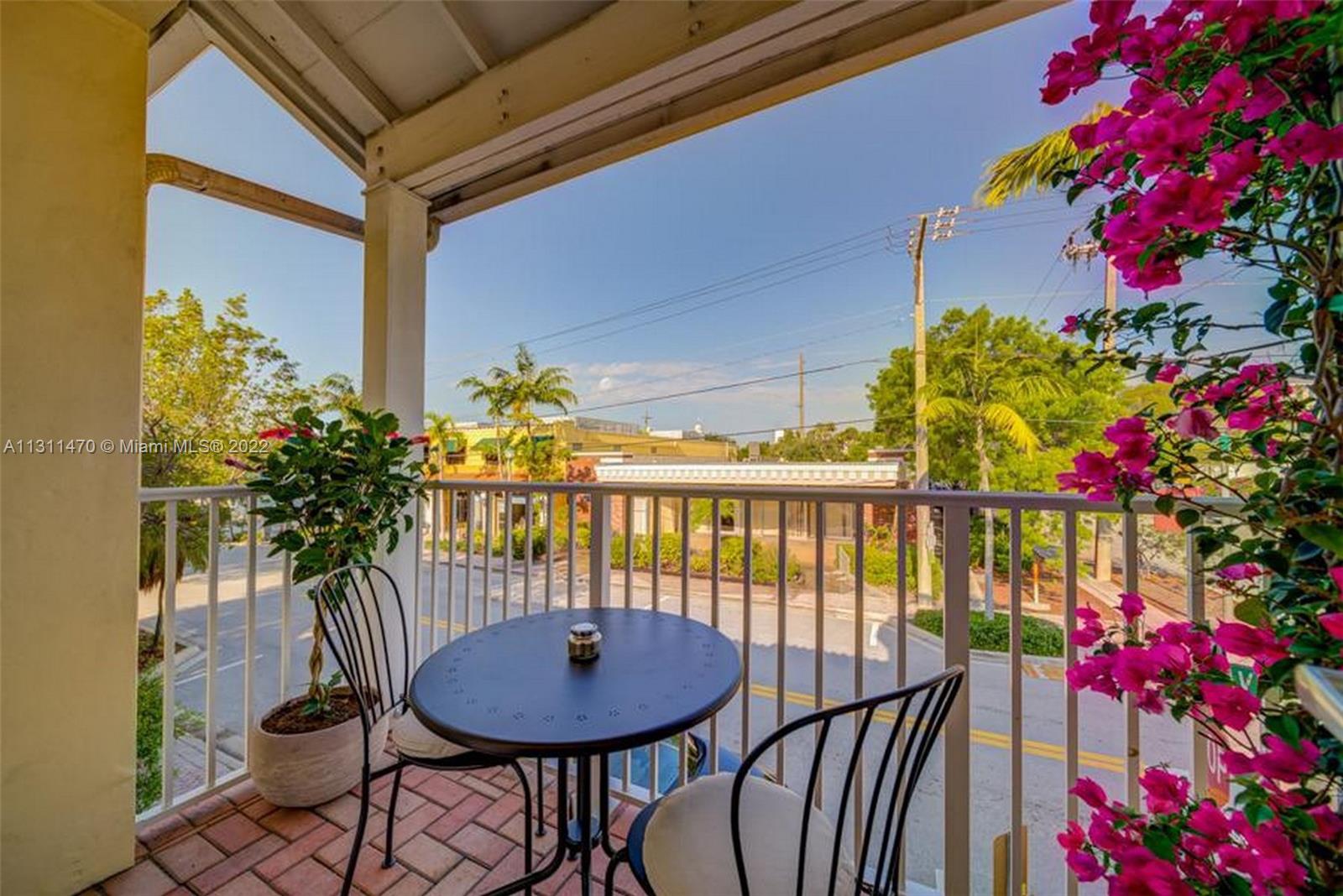 PINEAPPLE PLACE CONDO - Residential