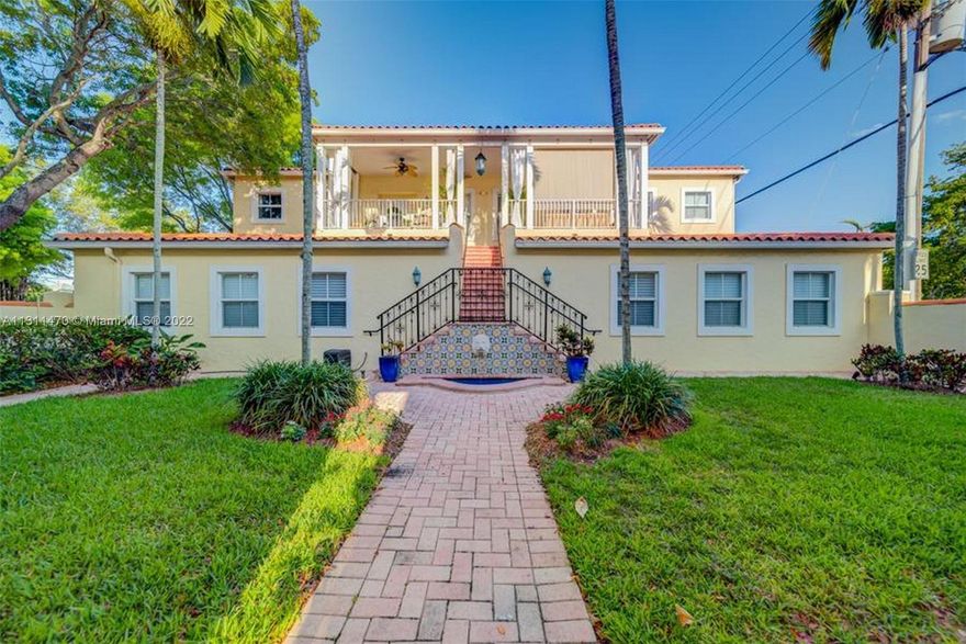 In the heart of Downtown Delray Beach! Walking distance to the beach and one block off Atlantic Avenue's restaurants, shops, and entertainment, this condo is a masterpiece of minimalistic living in luxury! This large one bedroom has been renovated and is ready to move in. Beautiful marble tile throughout, the kitchen has stainless steel appliances and granite countertops.