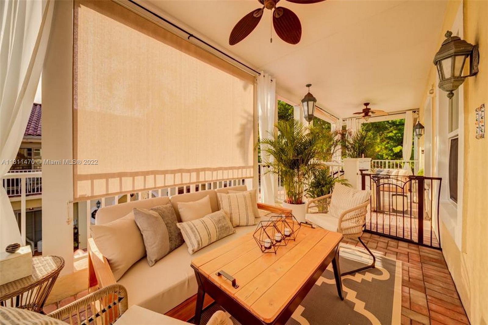 PINEAPPLE PLACE CONDO - Residential