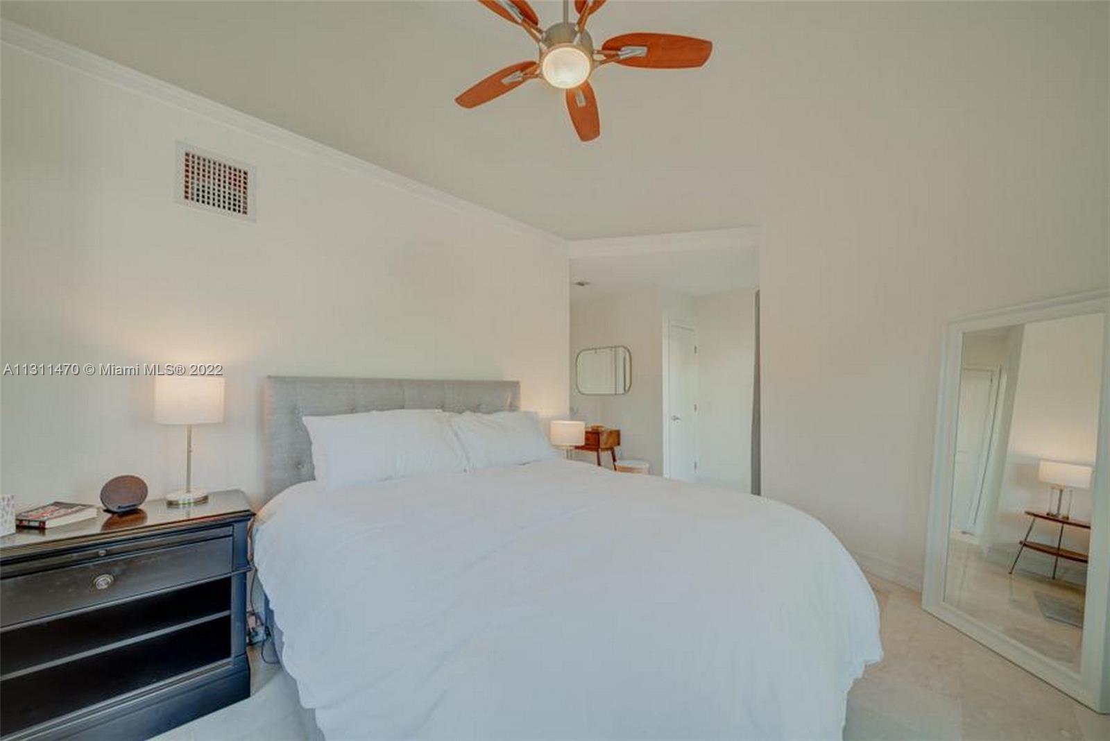 PINEAPPLE PLACE CONDO - Residential