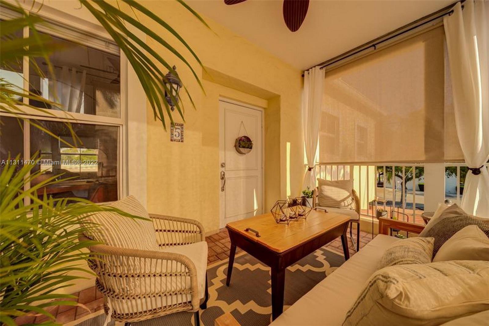 PINEAPPLE PLACE CONDO - Residential