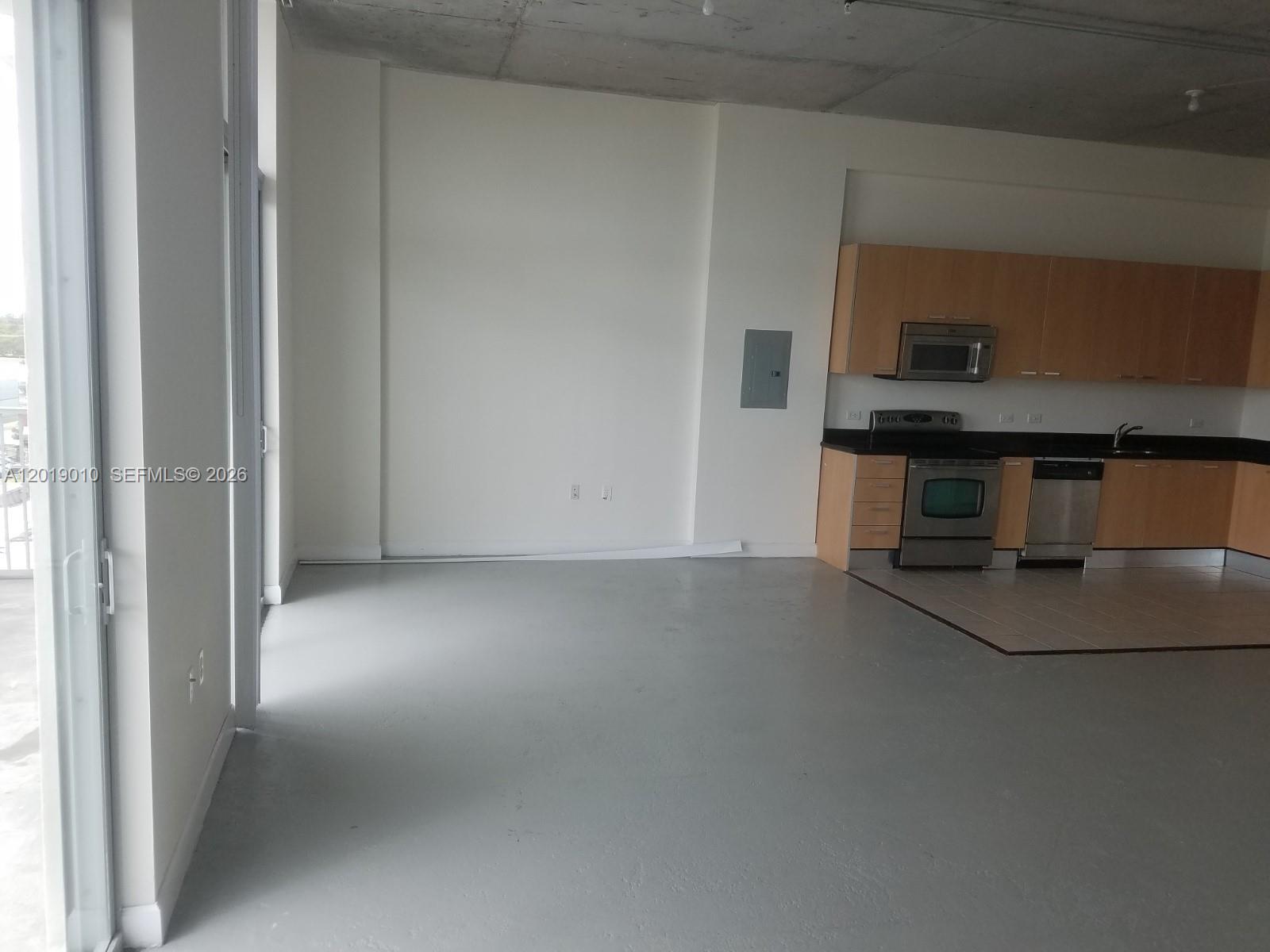 LOFTS AT HOLLYWOOD STATION - Residential Lease